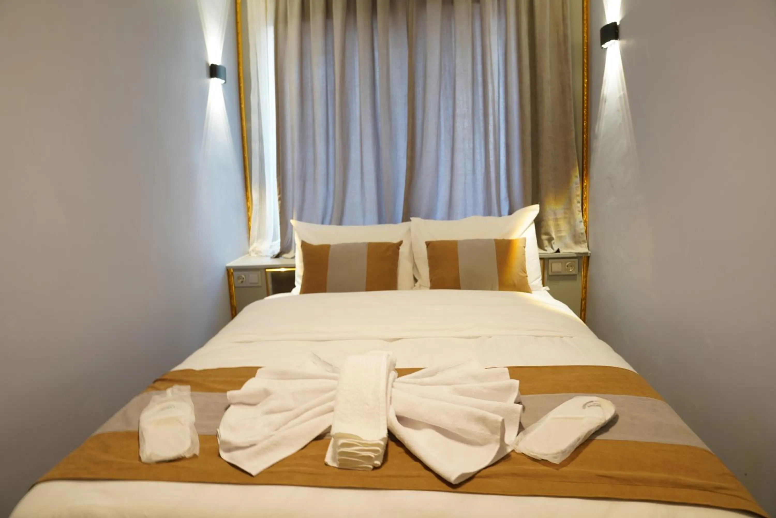 Bed in Taksim Maria suit hotel