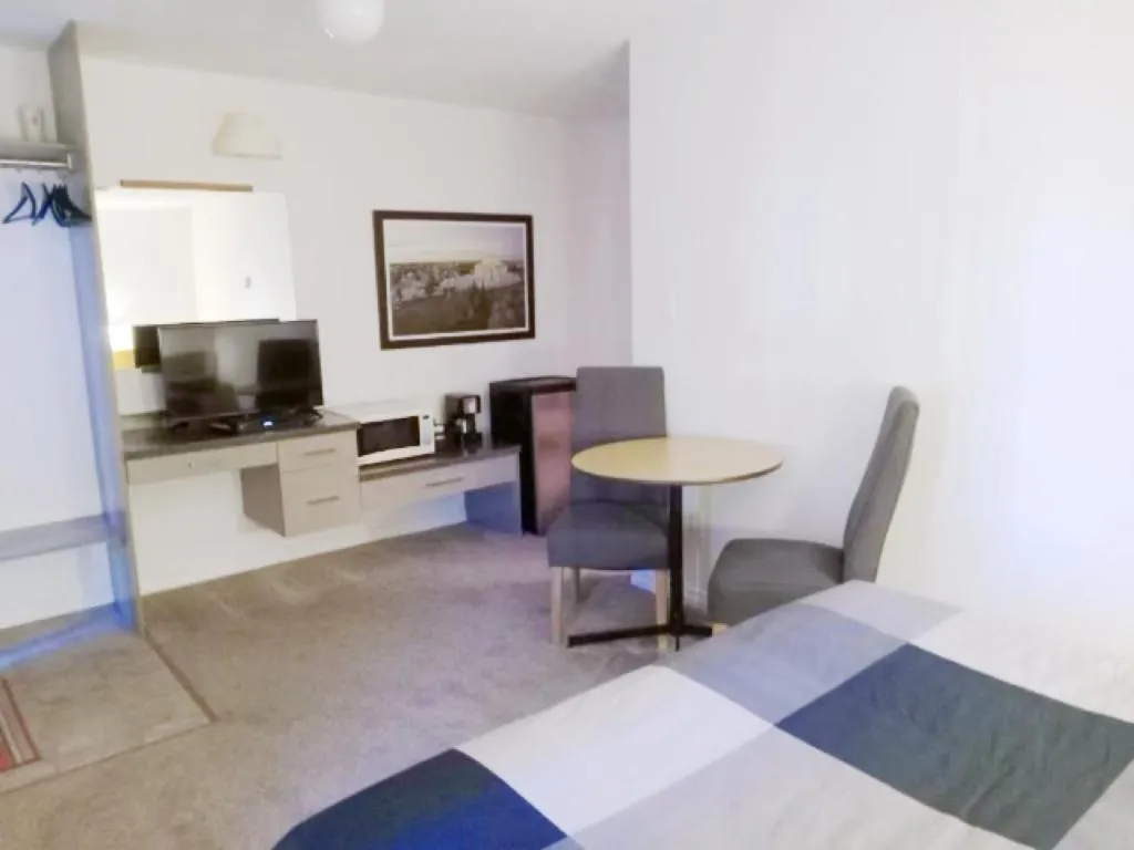 TV and multimedia in Cardston Inn