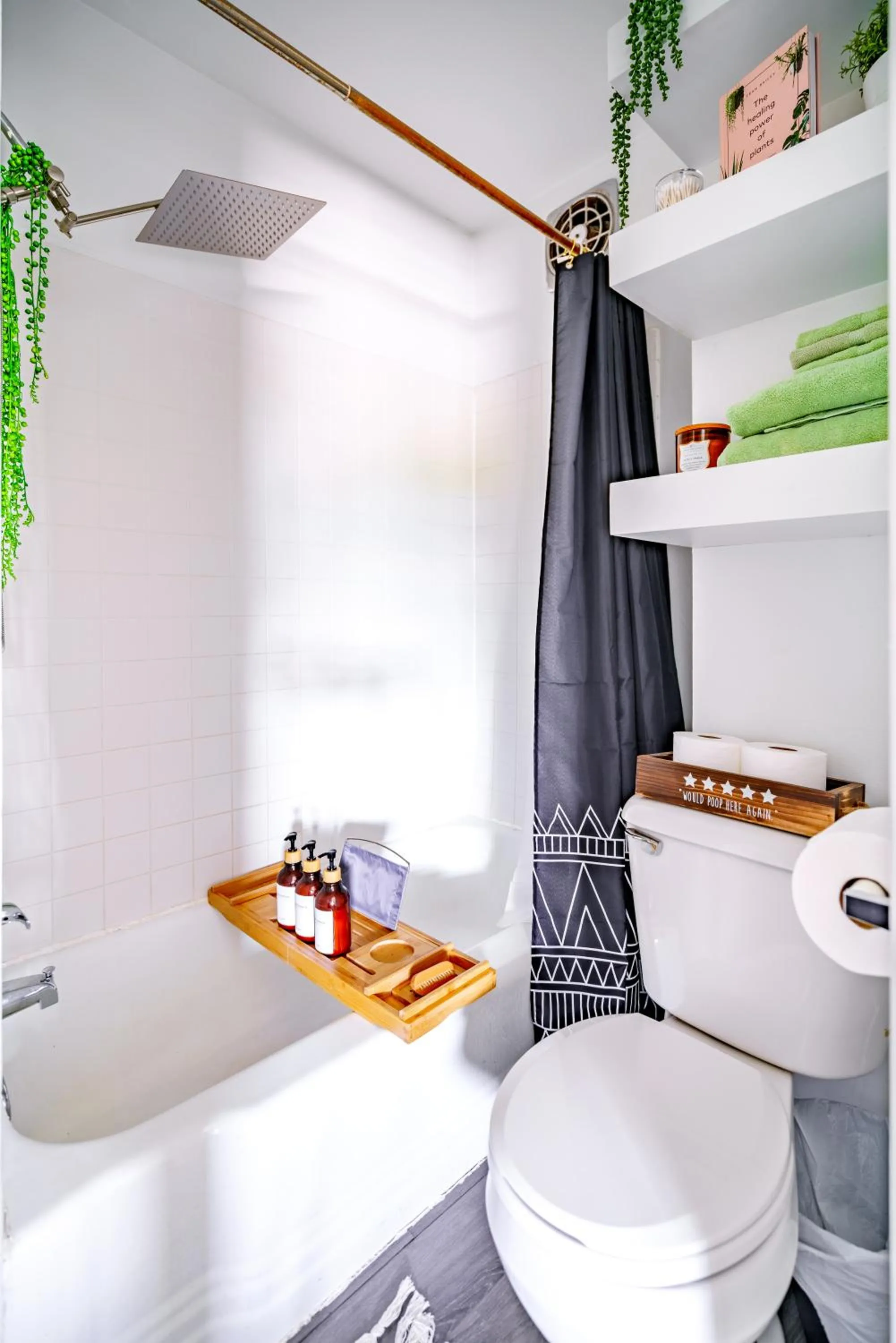 Shower in Jungle House Modern Lofts - Arena District & Short North