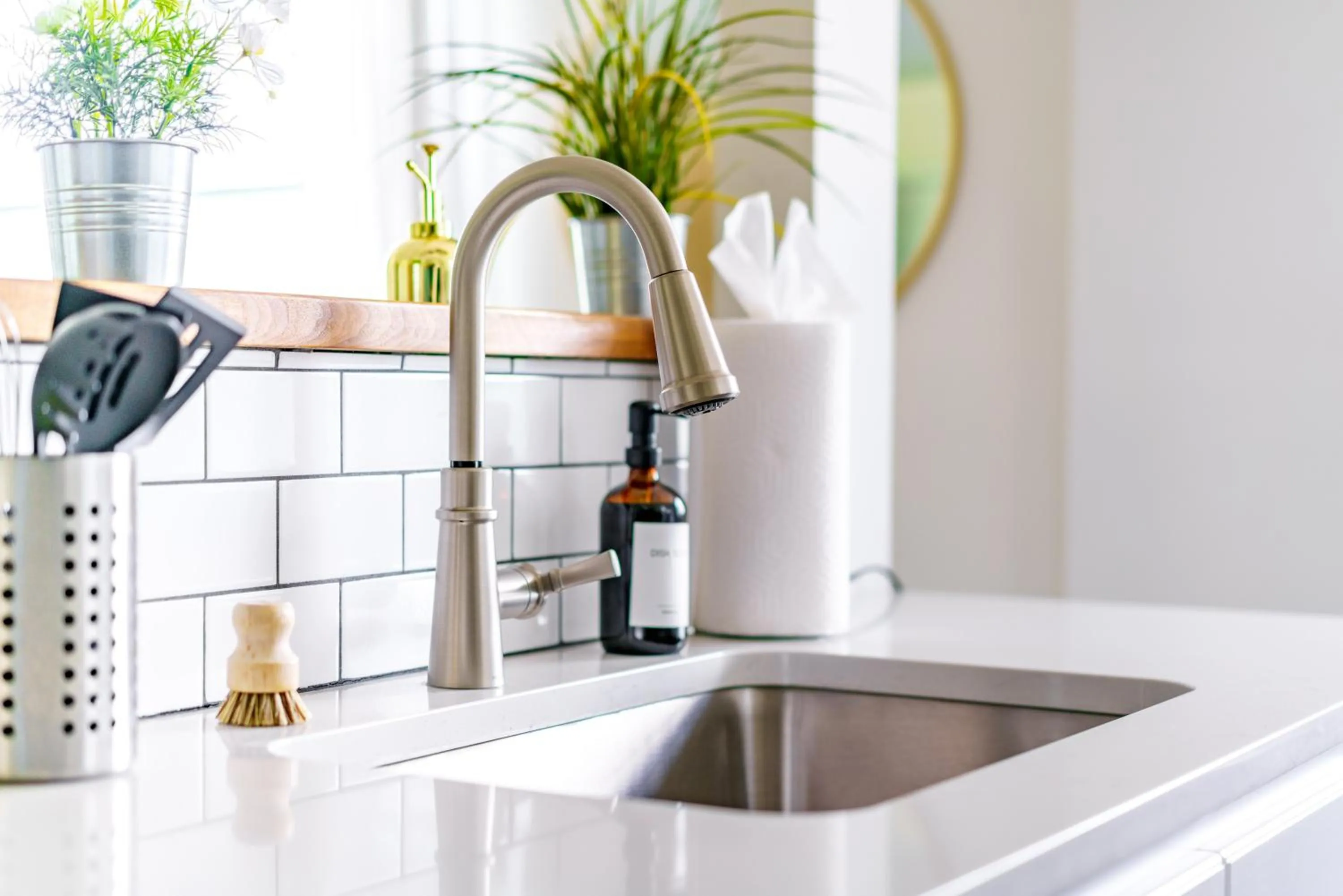 Kitchen or kitchenette in Jungle House Modern Lofts - Arena District & Short North