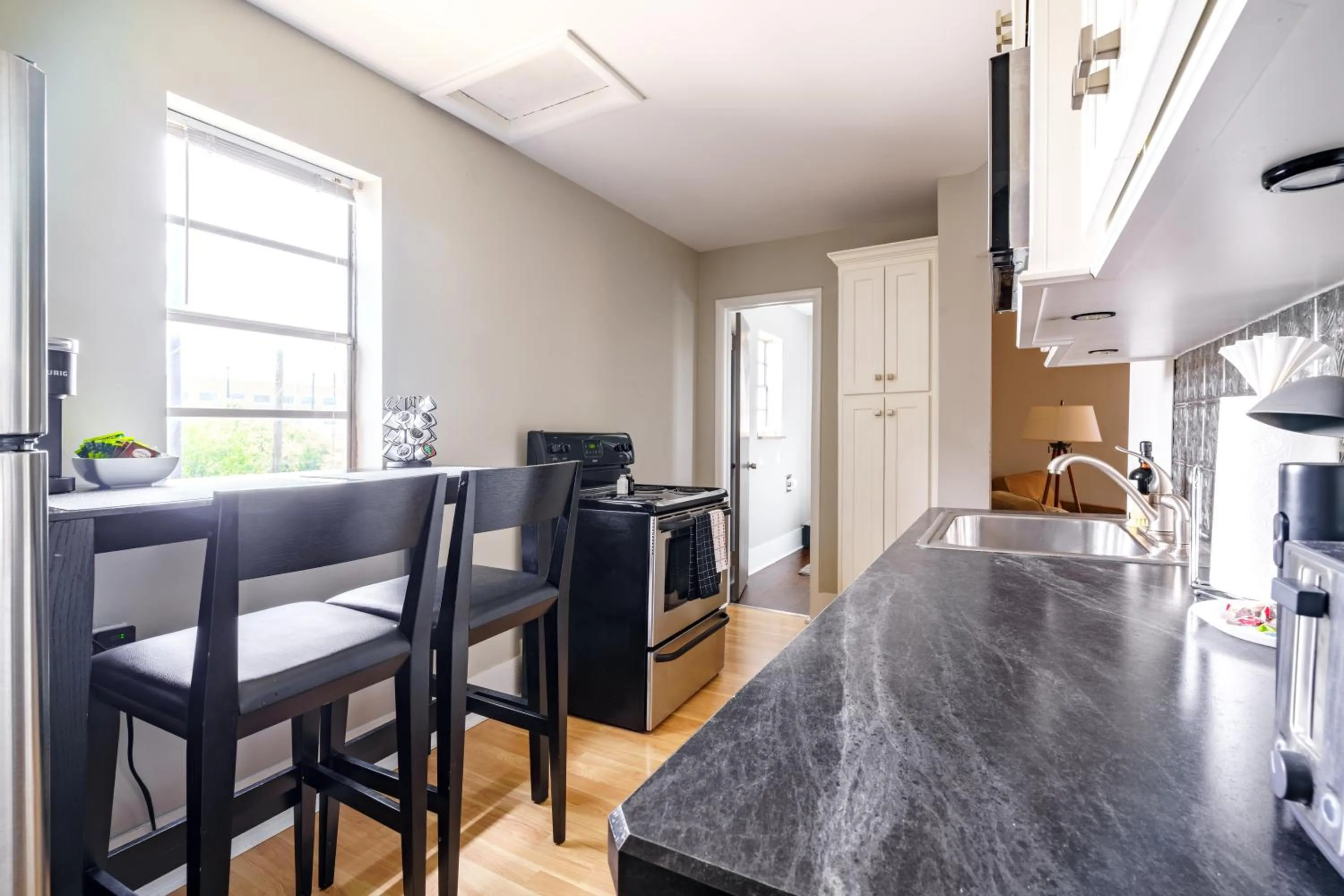 Kitchen or kitchenette in Jungle House Modern Lofts - Arena District & Short North
