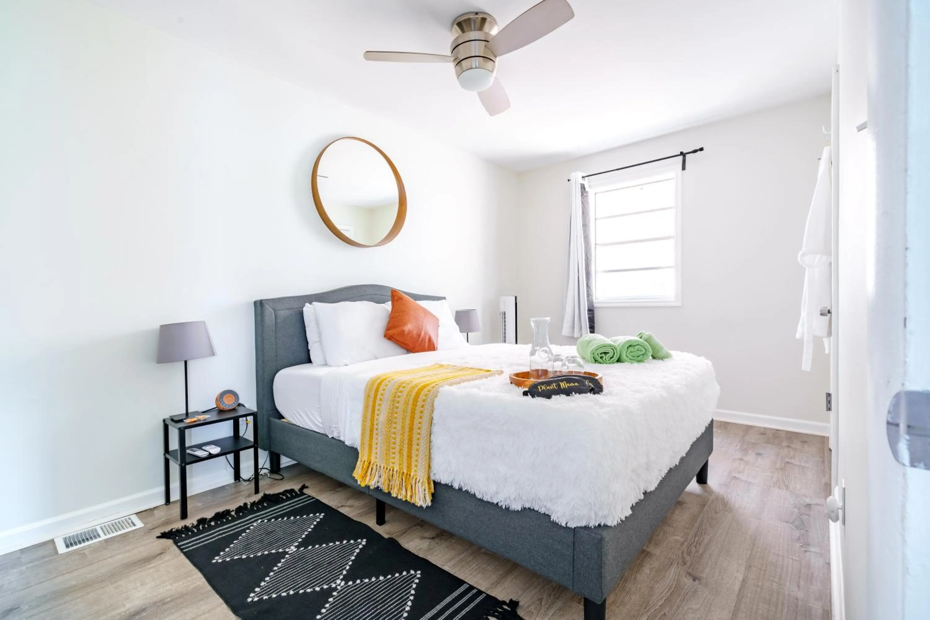 Bed in Jungle House Modern Lofts - Arena District & Short North