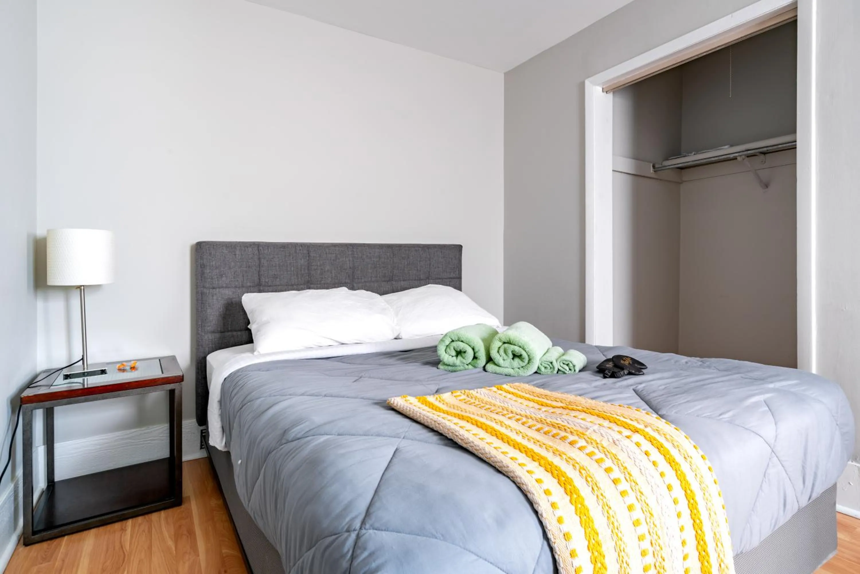 Bed in Jungle House Modern Lofts - Arena District & Short North
