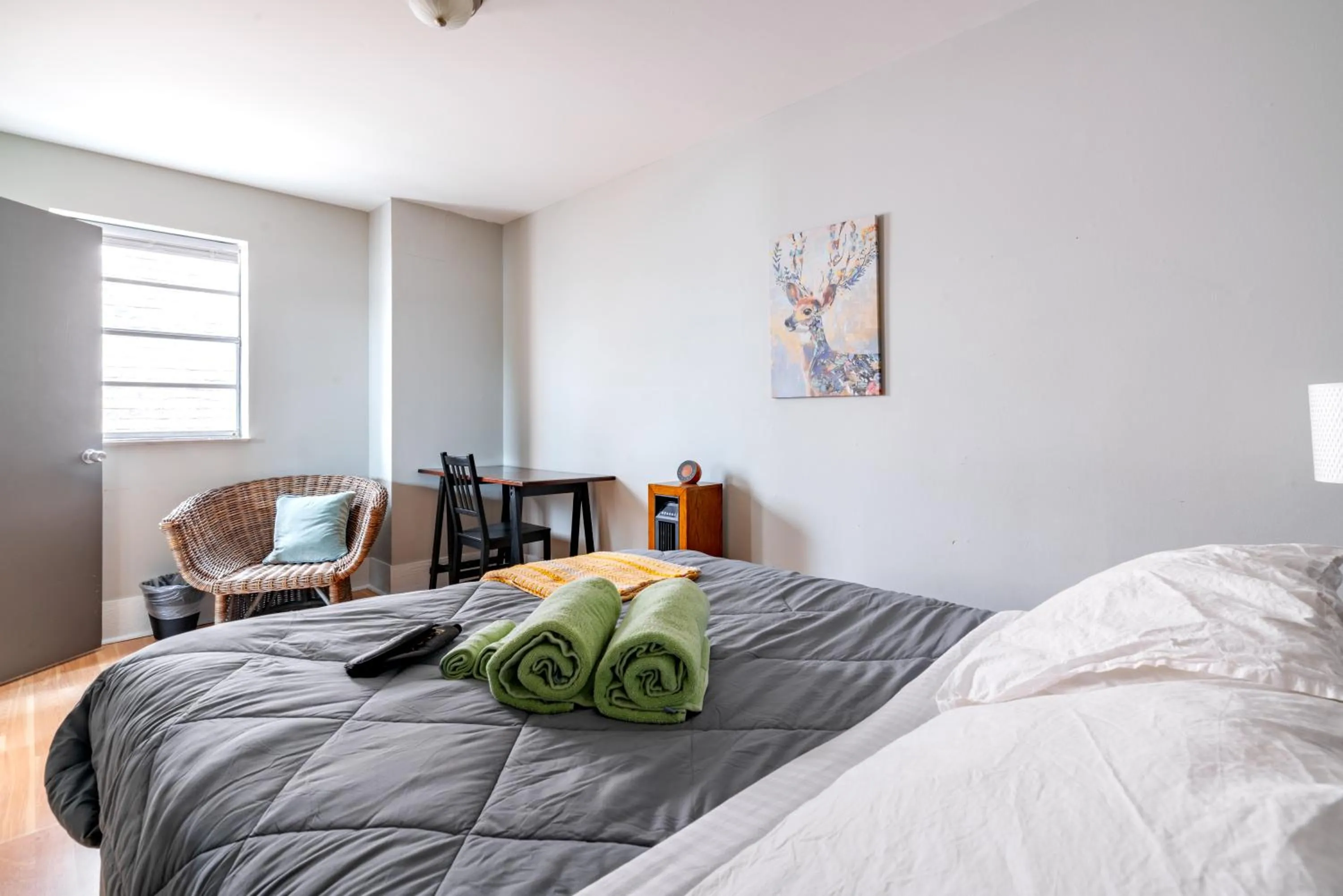 Bed in Jungle House Modern Lofts - Arena District & Short North