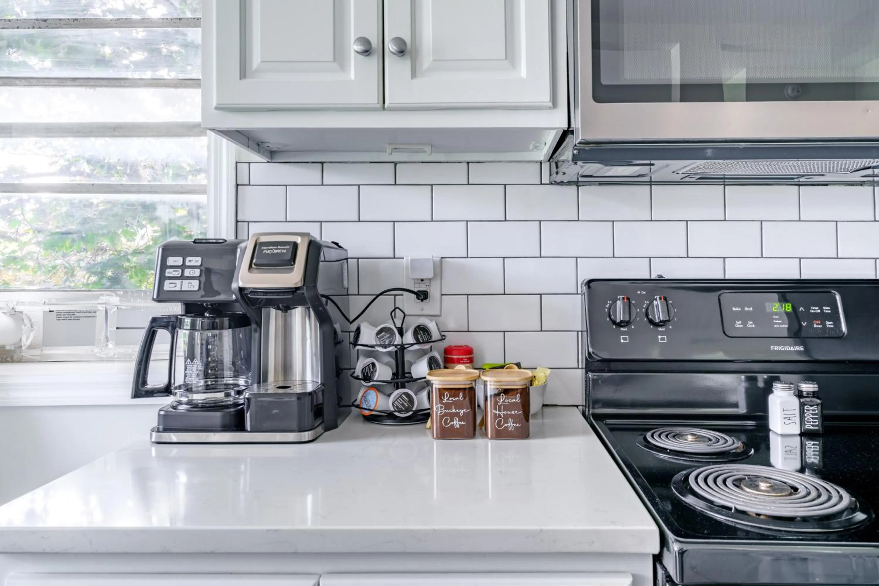 Coffee/tea facilities in Jungle House Modern Lofts - Arena District & Short North