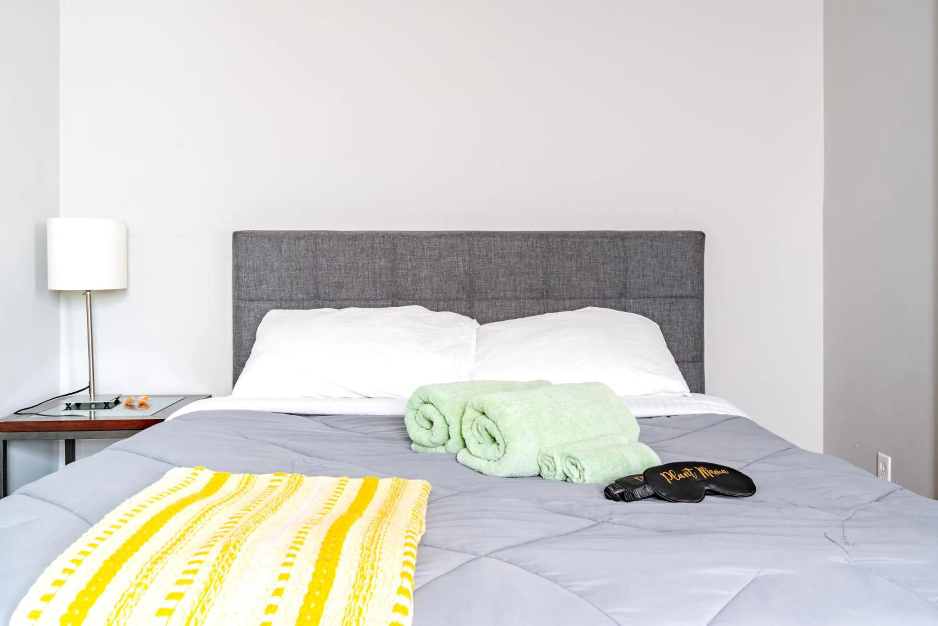 Bed in Jungle House Modern Lofts - Arena District & Short North