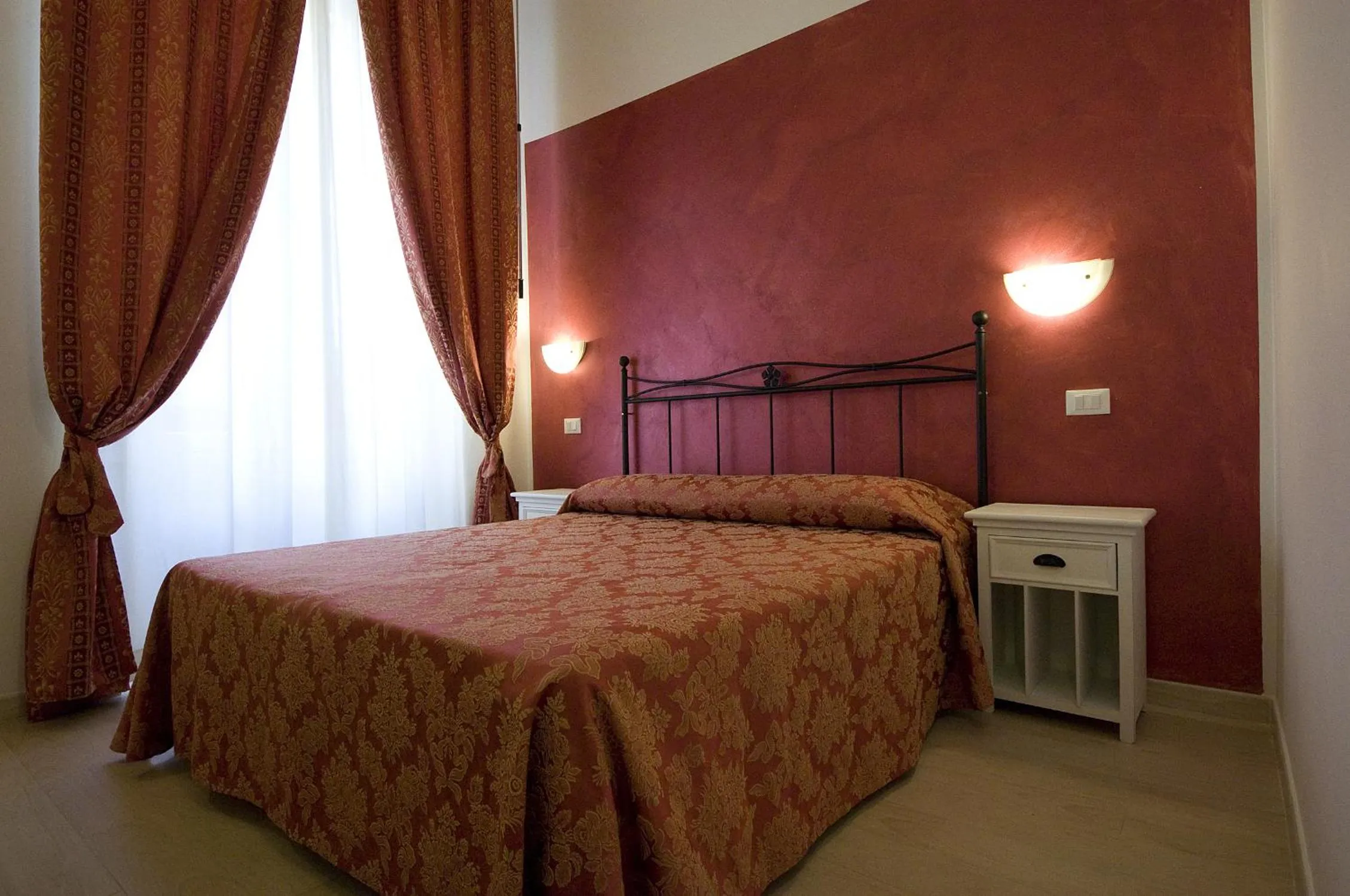 Photo of the whole room, Bed in Atlantis Inn Roma