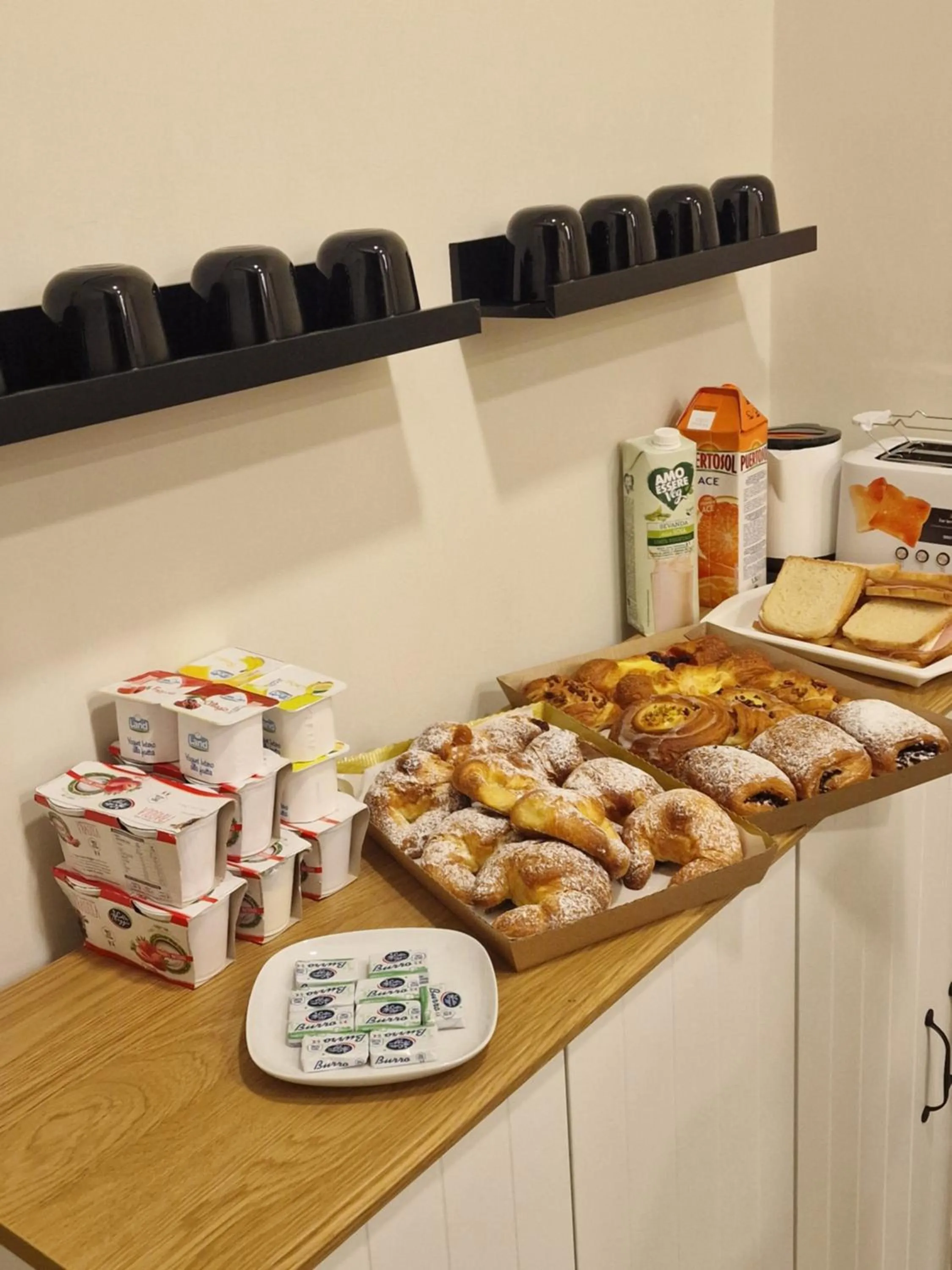 Breakfast in Atlantis Inn Roma