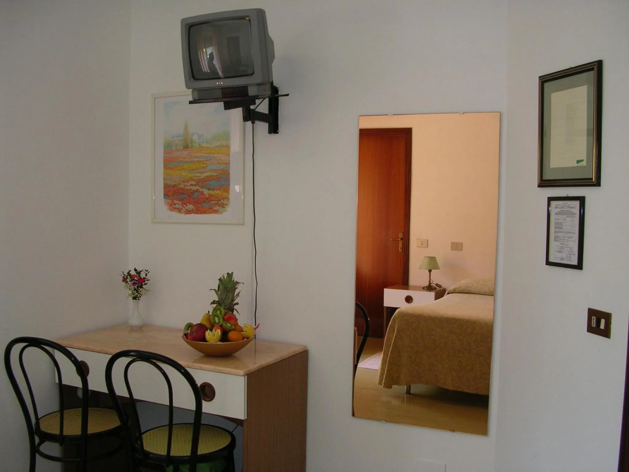 Decorative detail, Bed in Albergo Tenda Verde