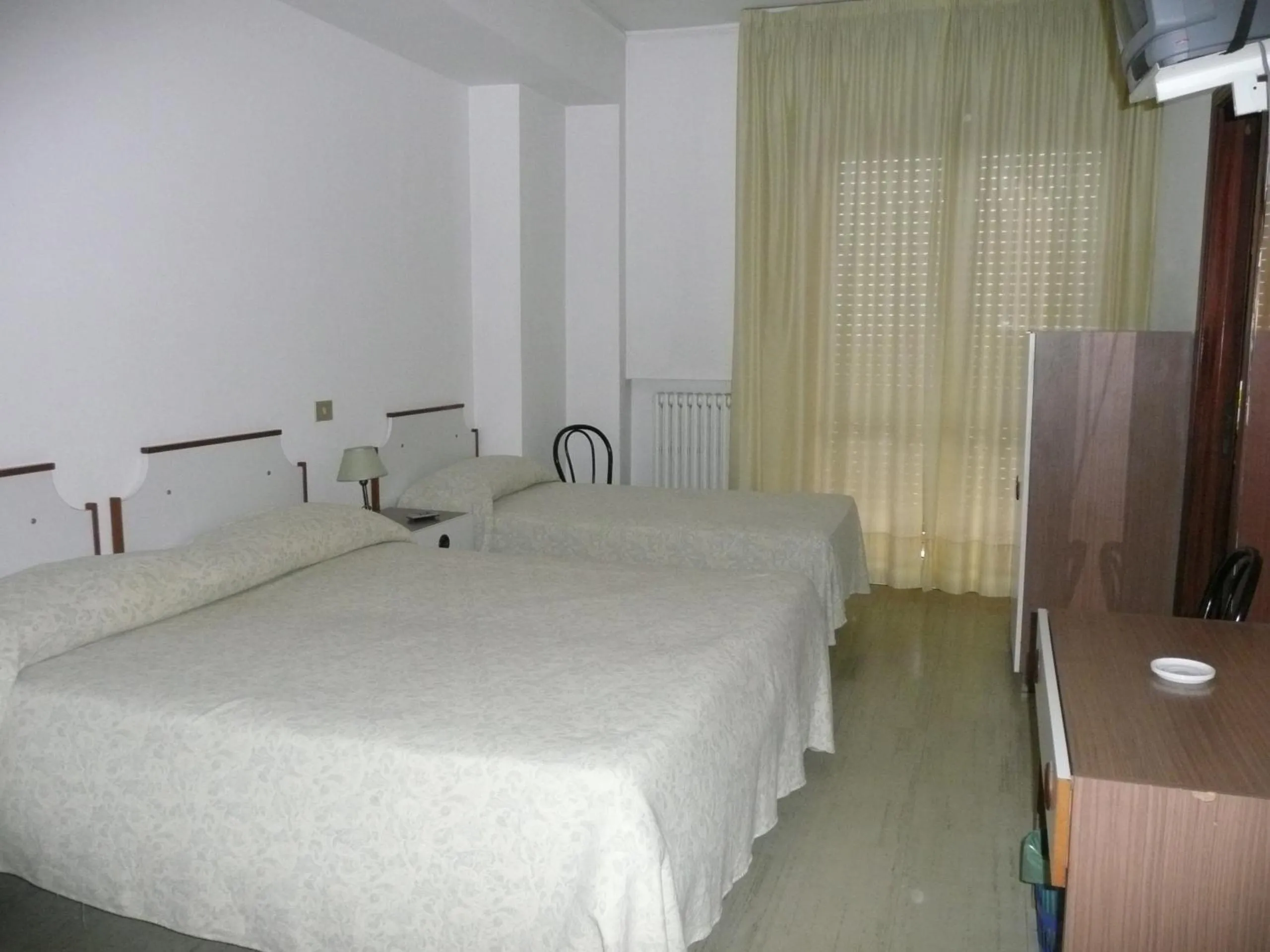 Bedroom, Bed in Albergo Tenda Verde