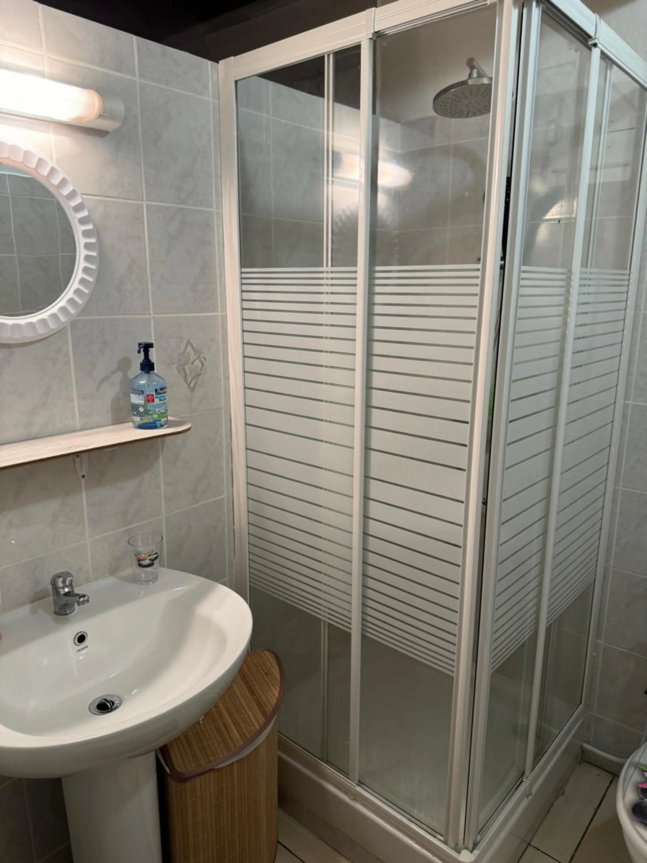 Bathroom in Maison bord de mer à 100 m