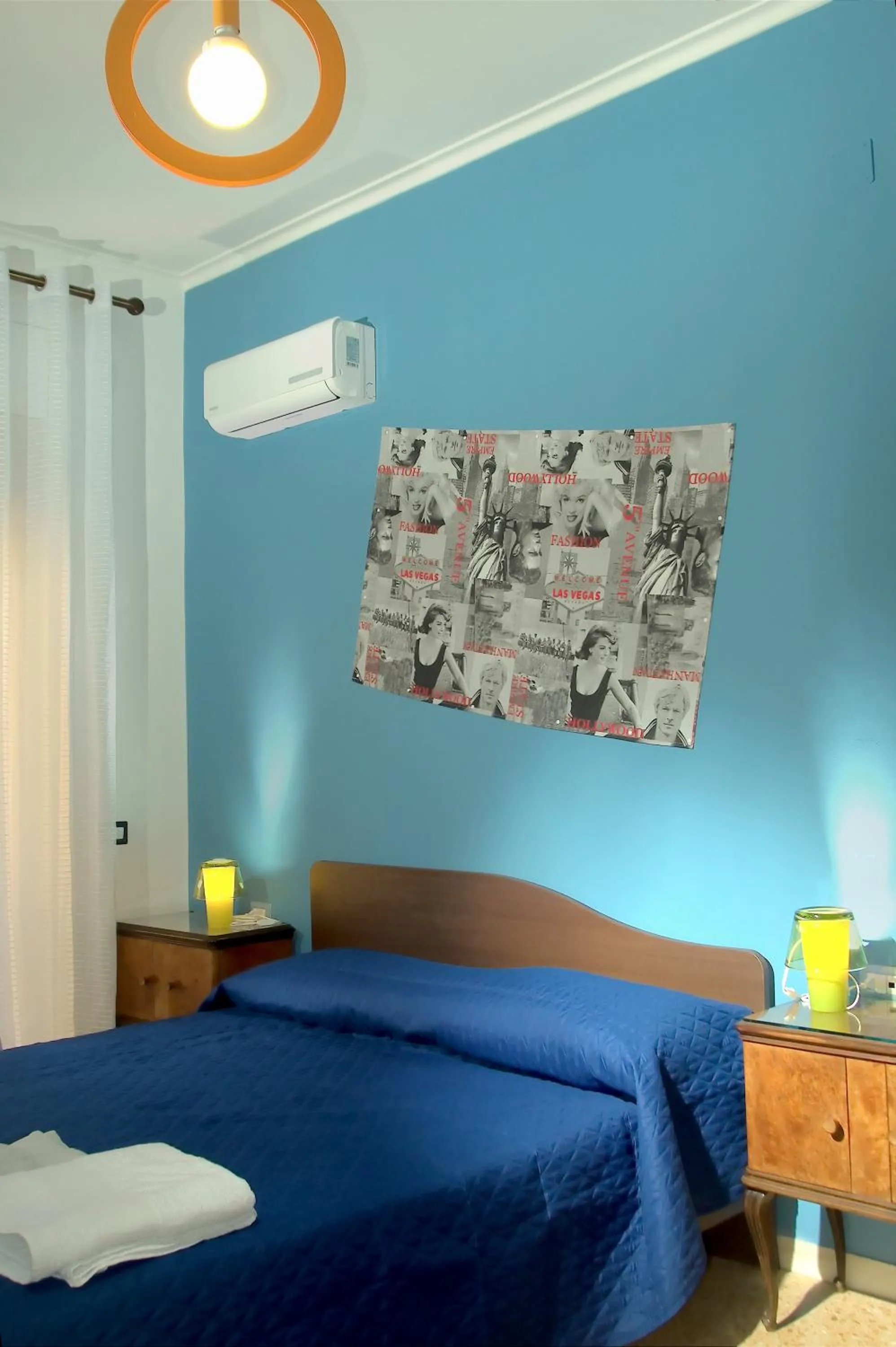 Photo of the whole room, Bed in B&B Bibliotechina