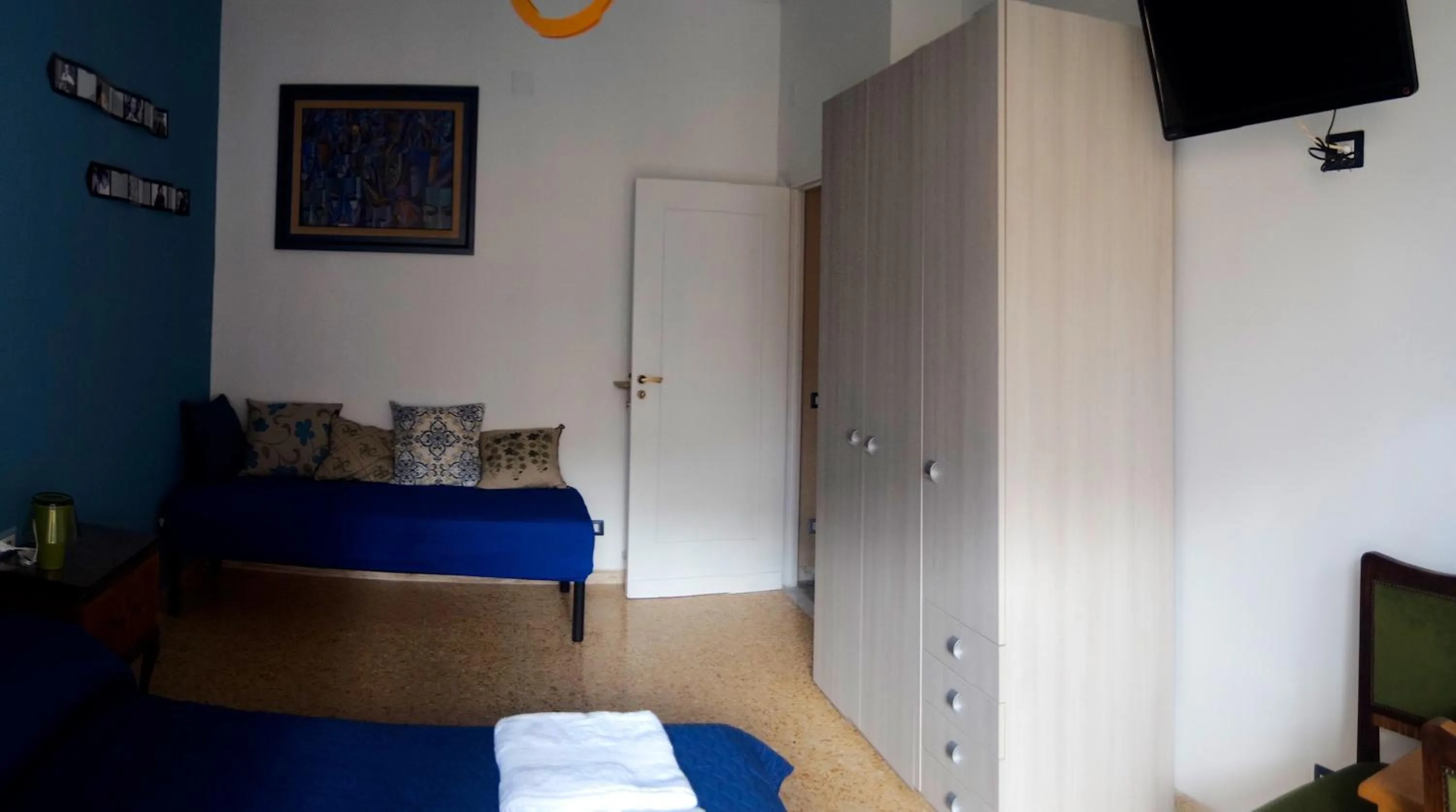 Photo of the whole room, Bed in B&B Bibliotechina