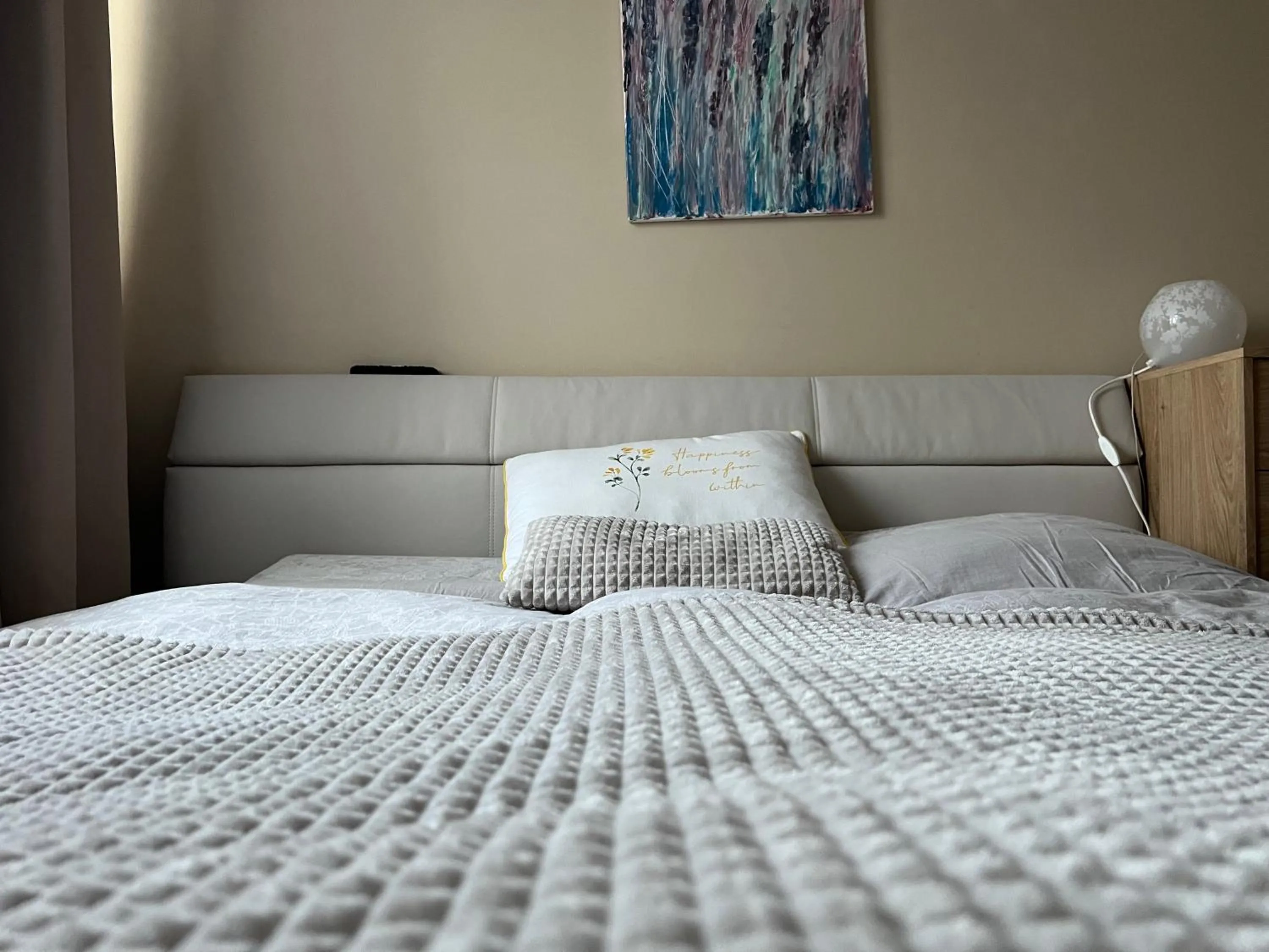 COZY apartment in GREAT location