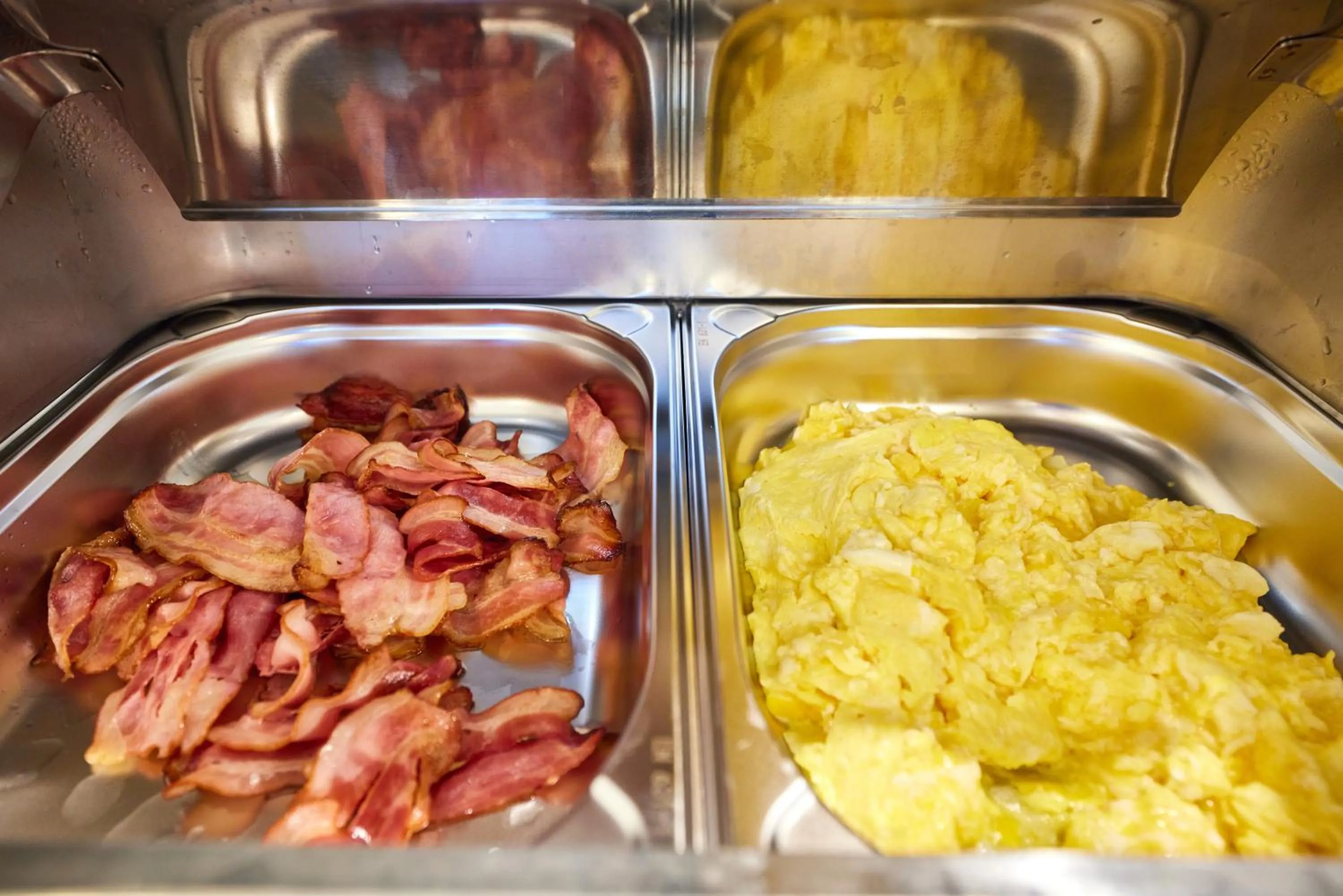 Buffet breakfast in Hotel Auri