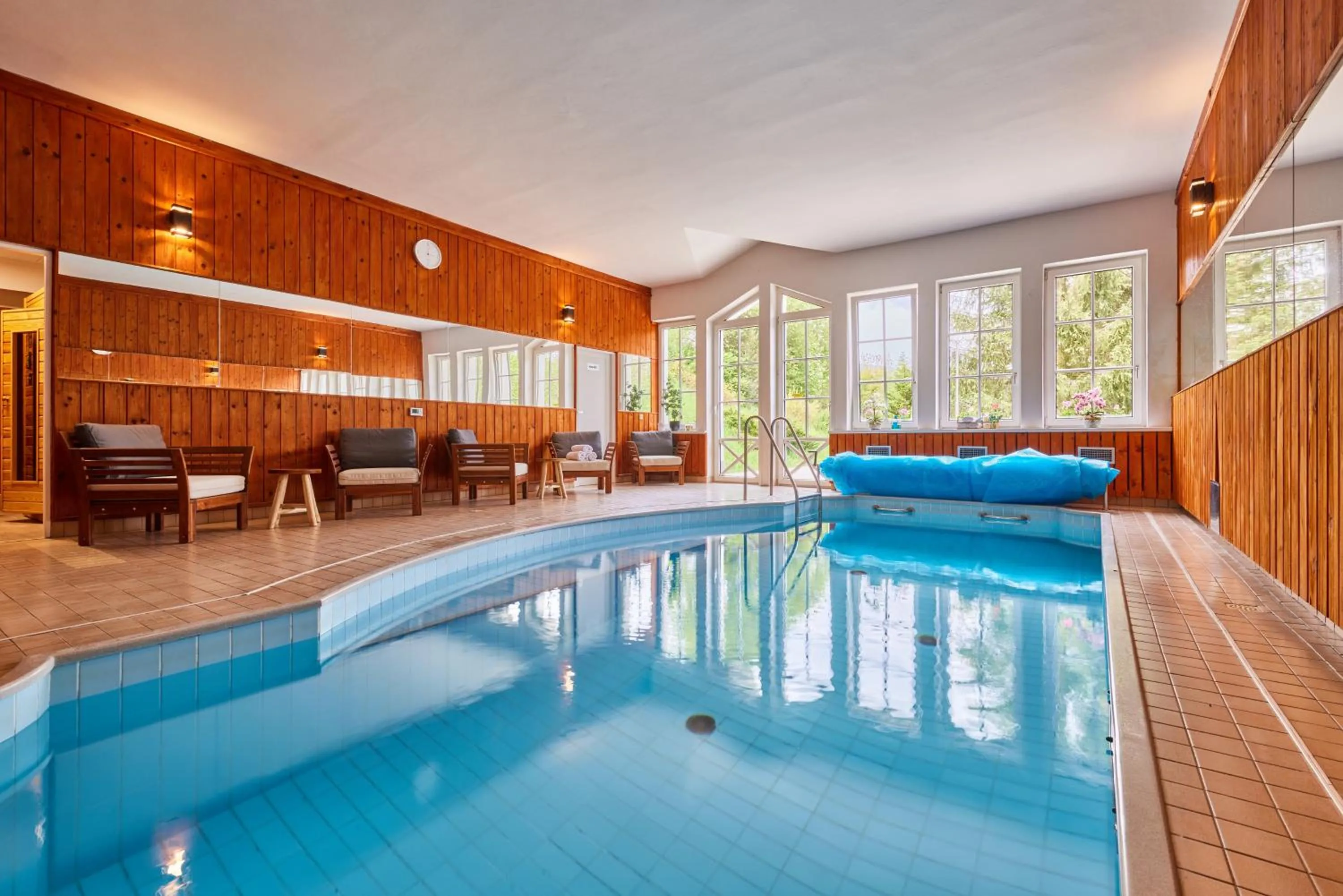 Swimming pool in Hotel Auri