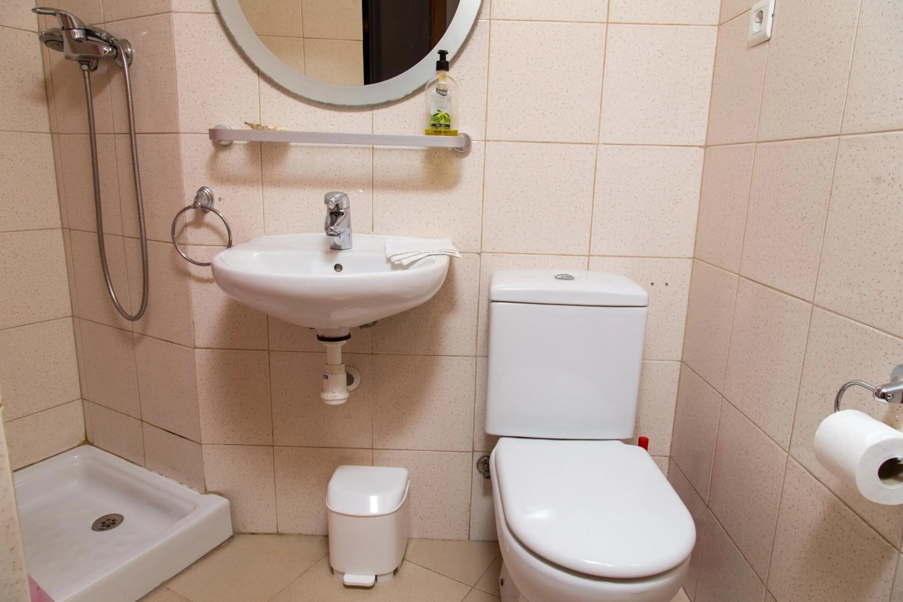 Bathroom in New & Sunny Apartment