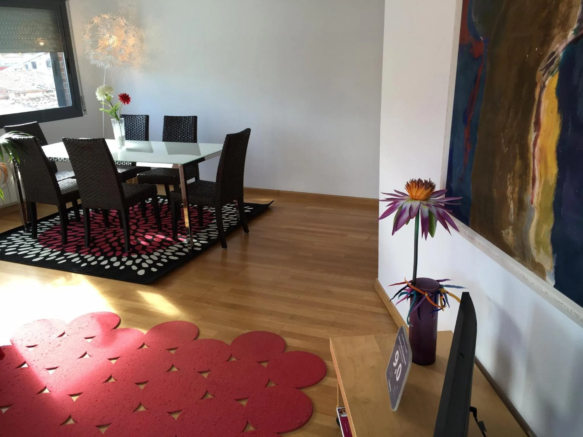 Communal lounge/ TV room in New & Sunny Apartment