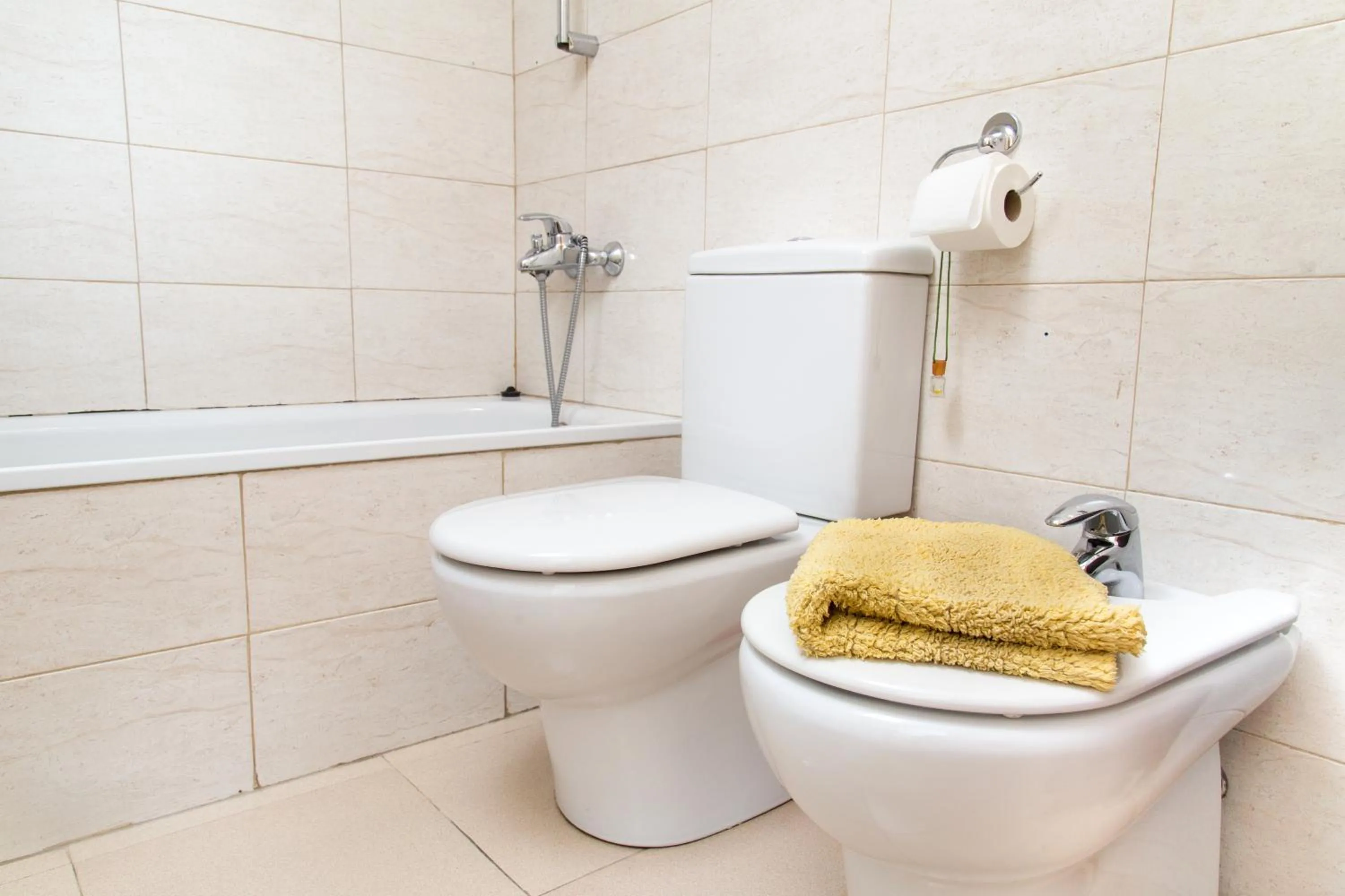 Bathroom in New & Sunny Apartment