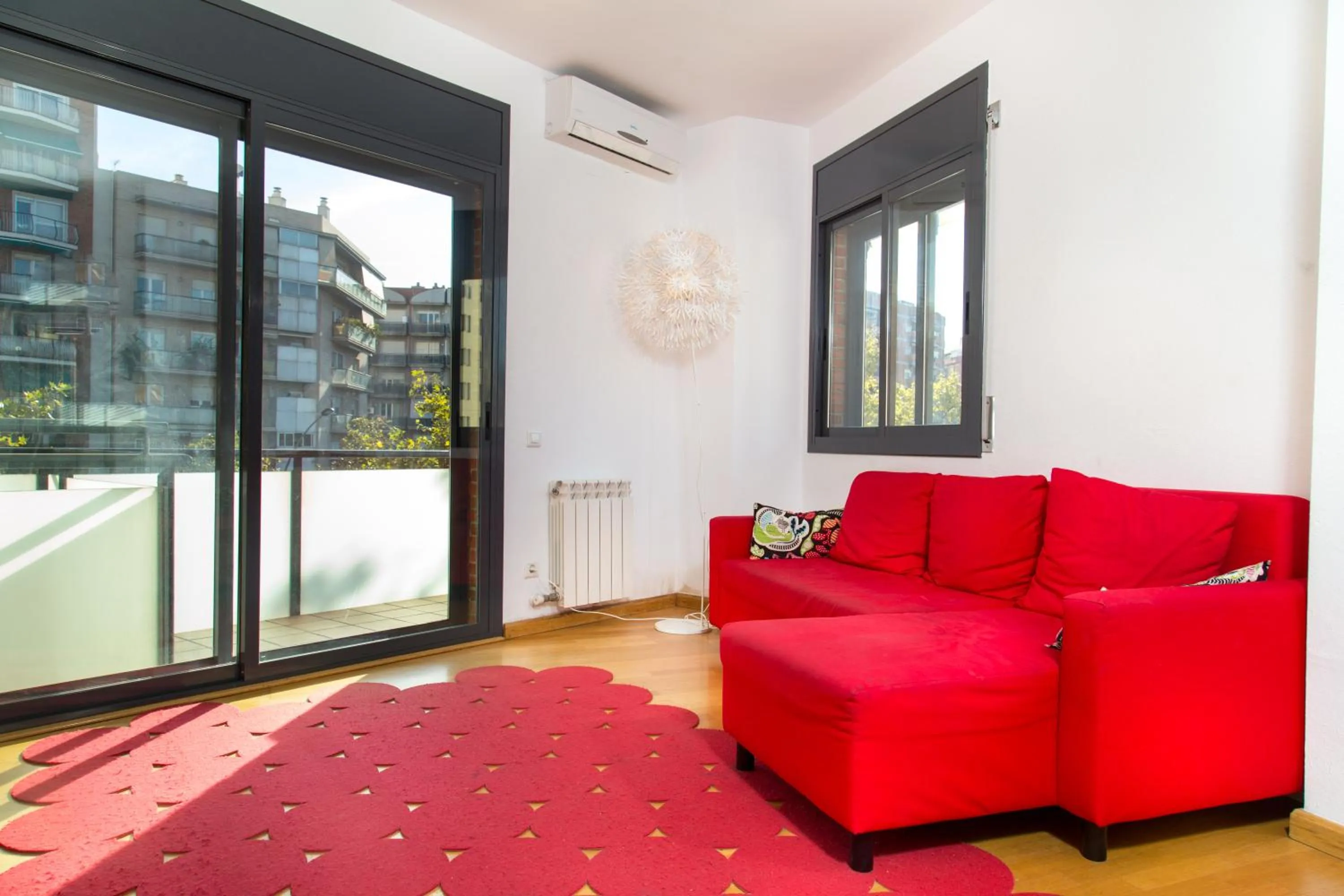 Seating area in New & Sunny Apartment