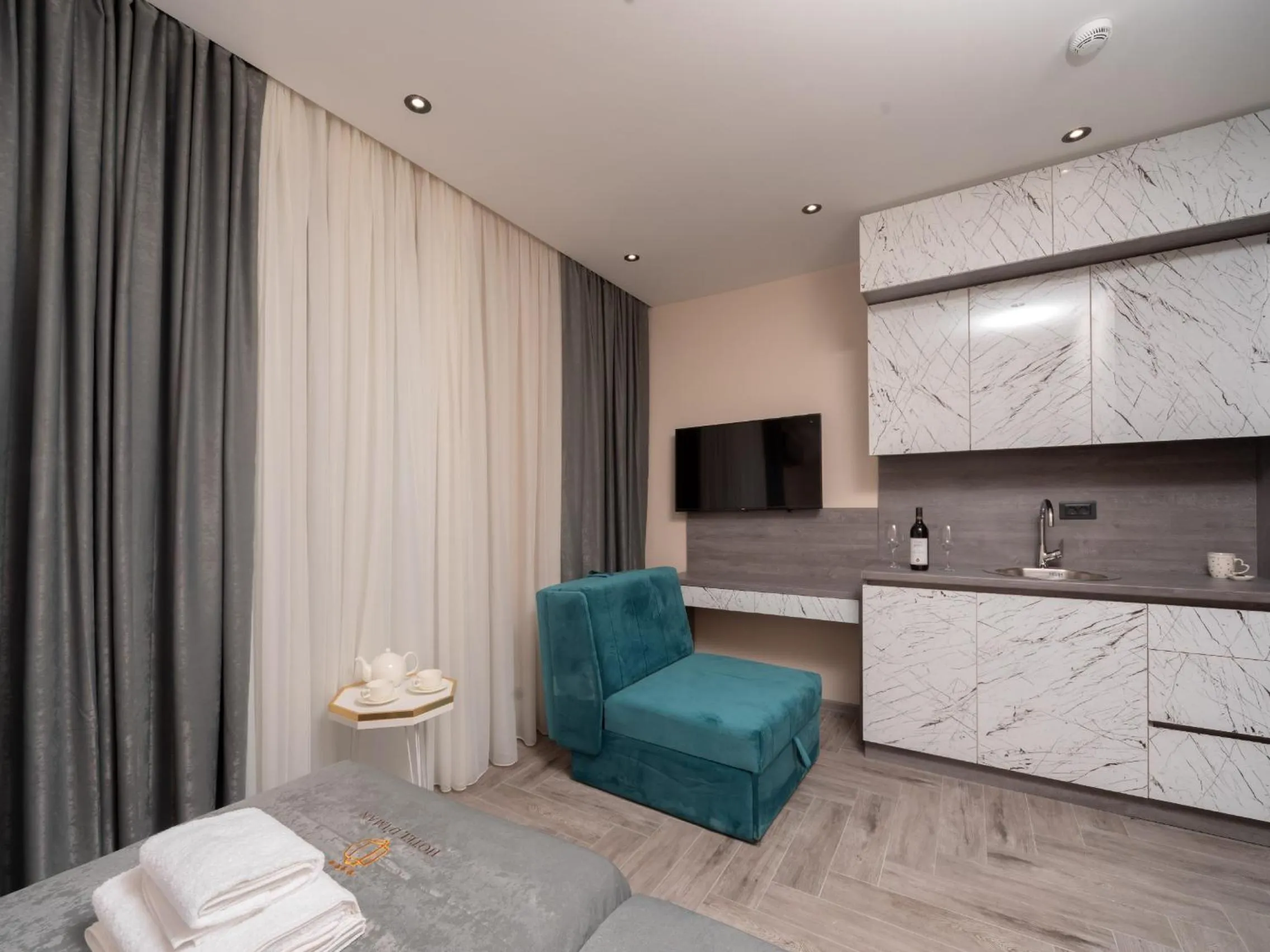 TV and multimedia in Hotel Diman