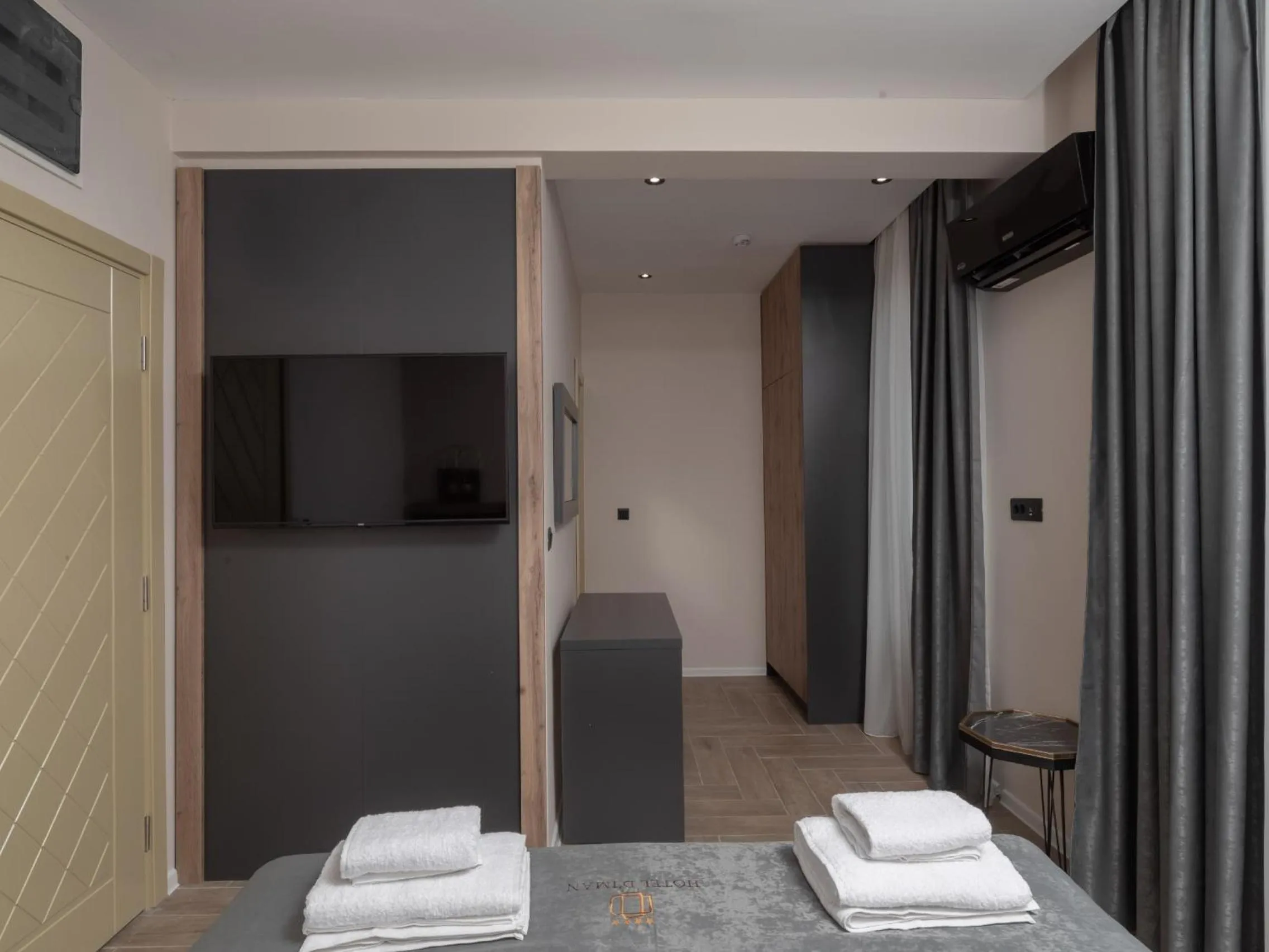 TV and multimedia in Hotel Diman