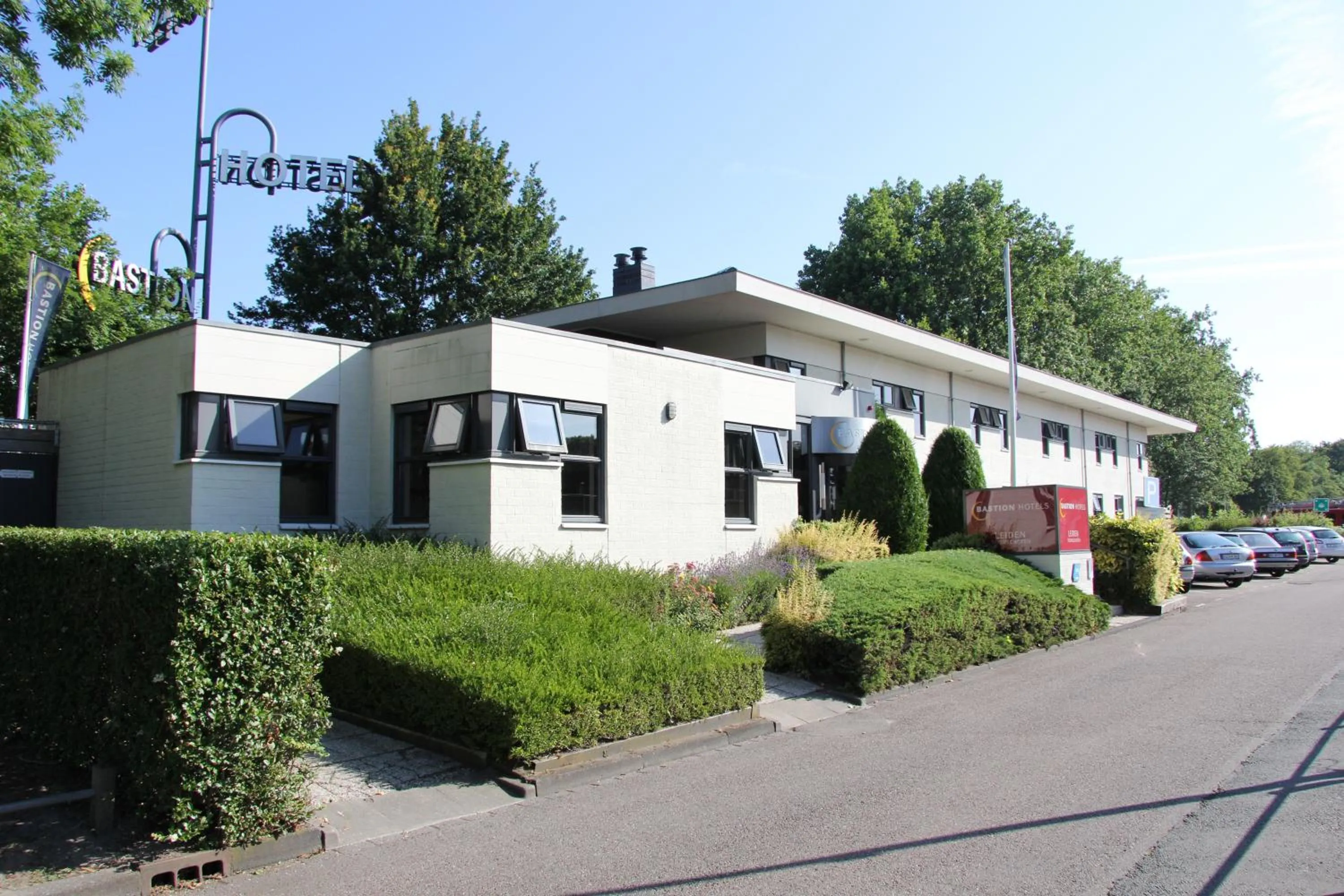 Property building in Bastion Hotel Leiden Voorschoten