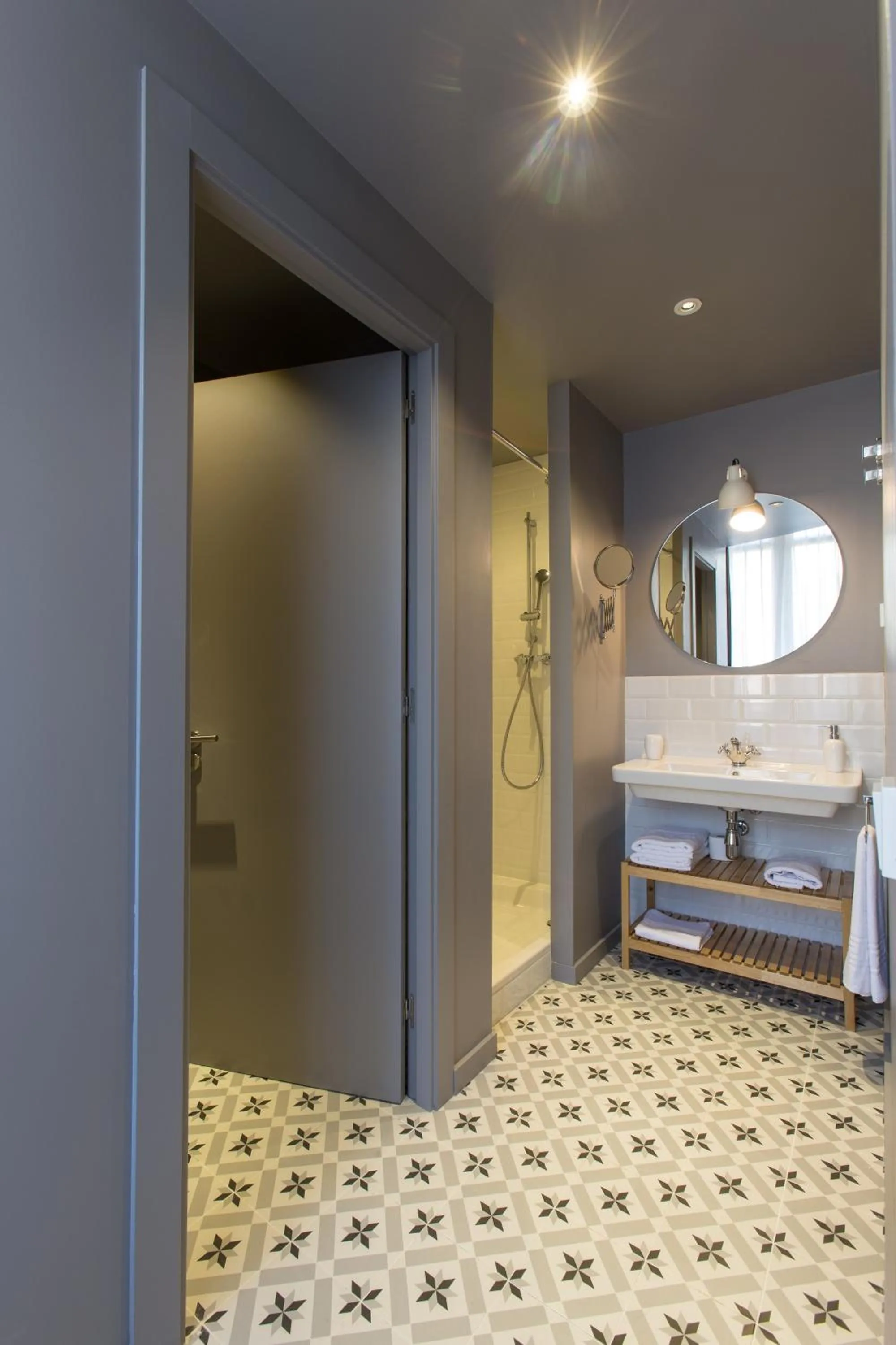 Bathroom, Bed in Izaila Plaza Catalunya