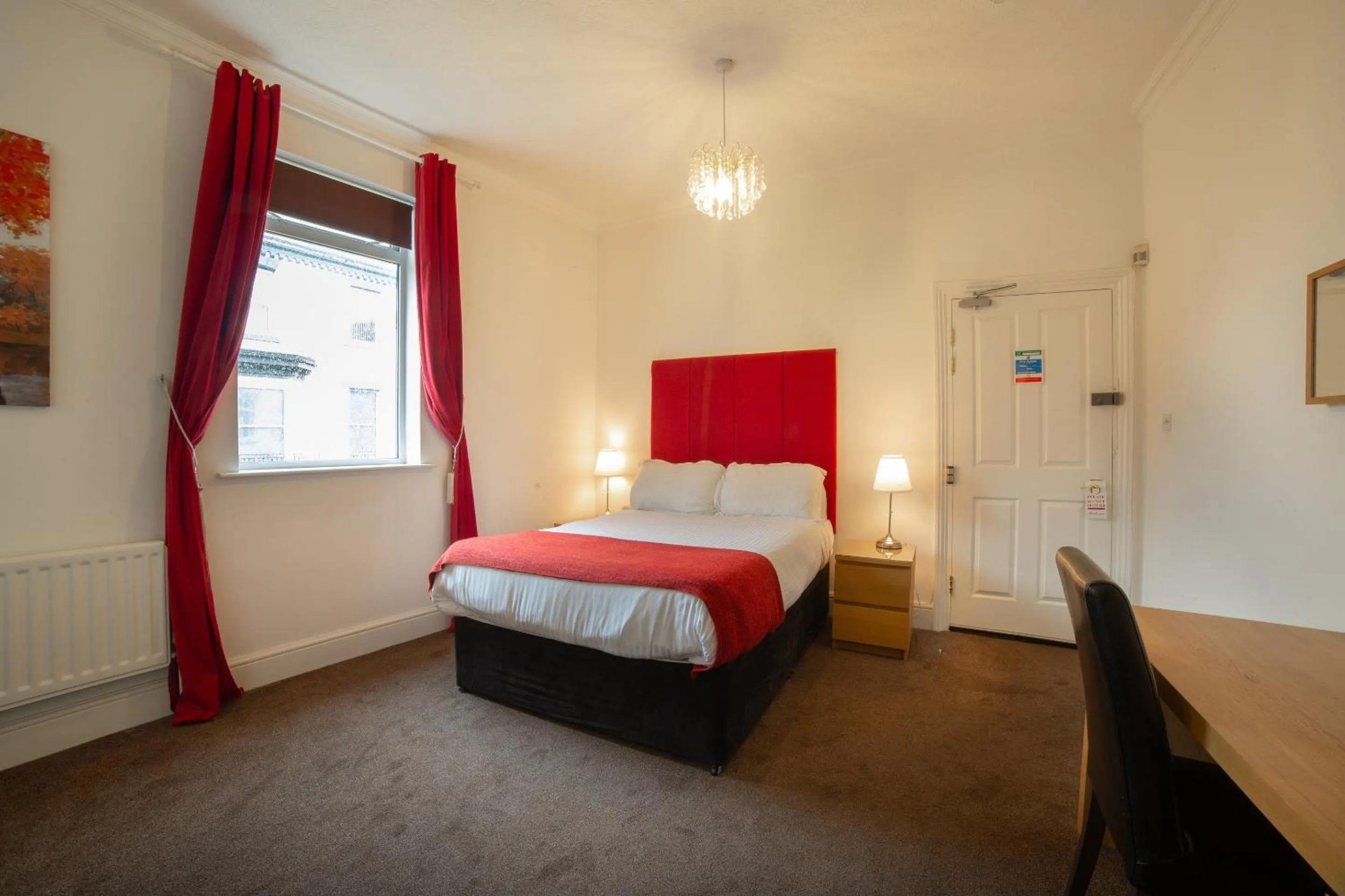 Bedroom, Bed in The Douglas Hotel