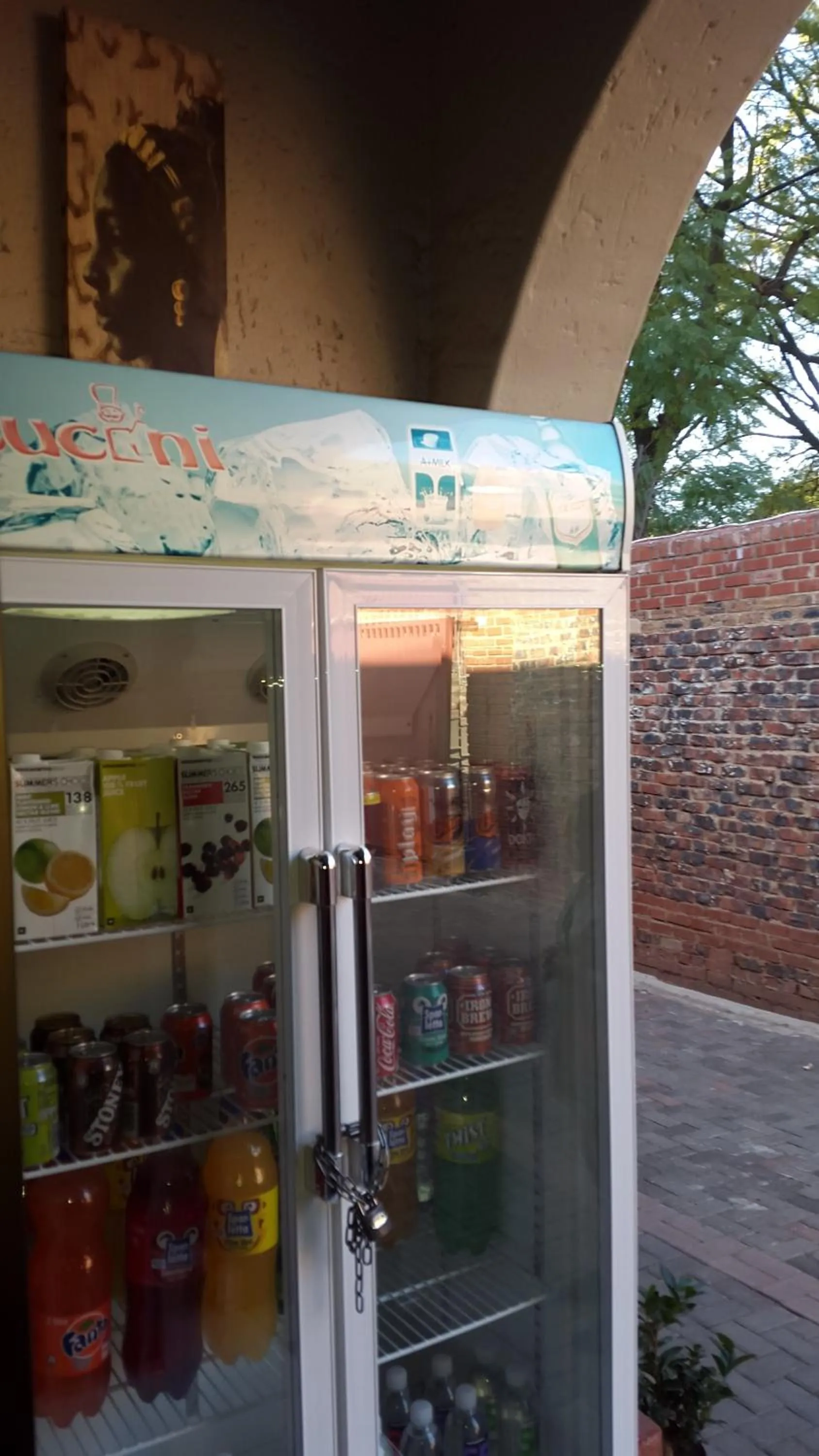 Food and drinks in Legacy Guest Lodge