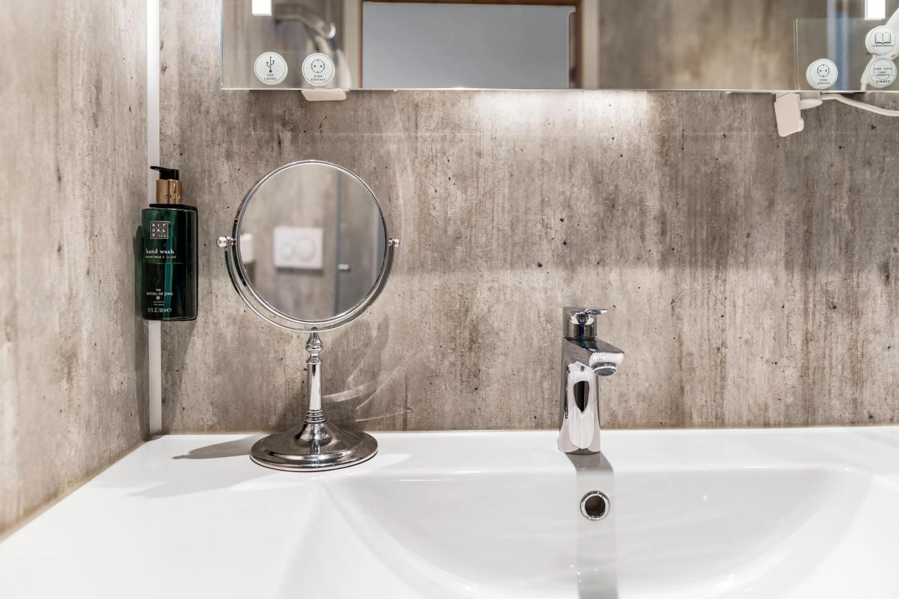 Lyngseidet Gjestegård AS