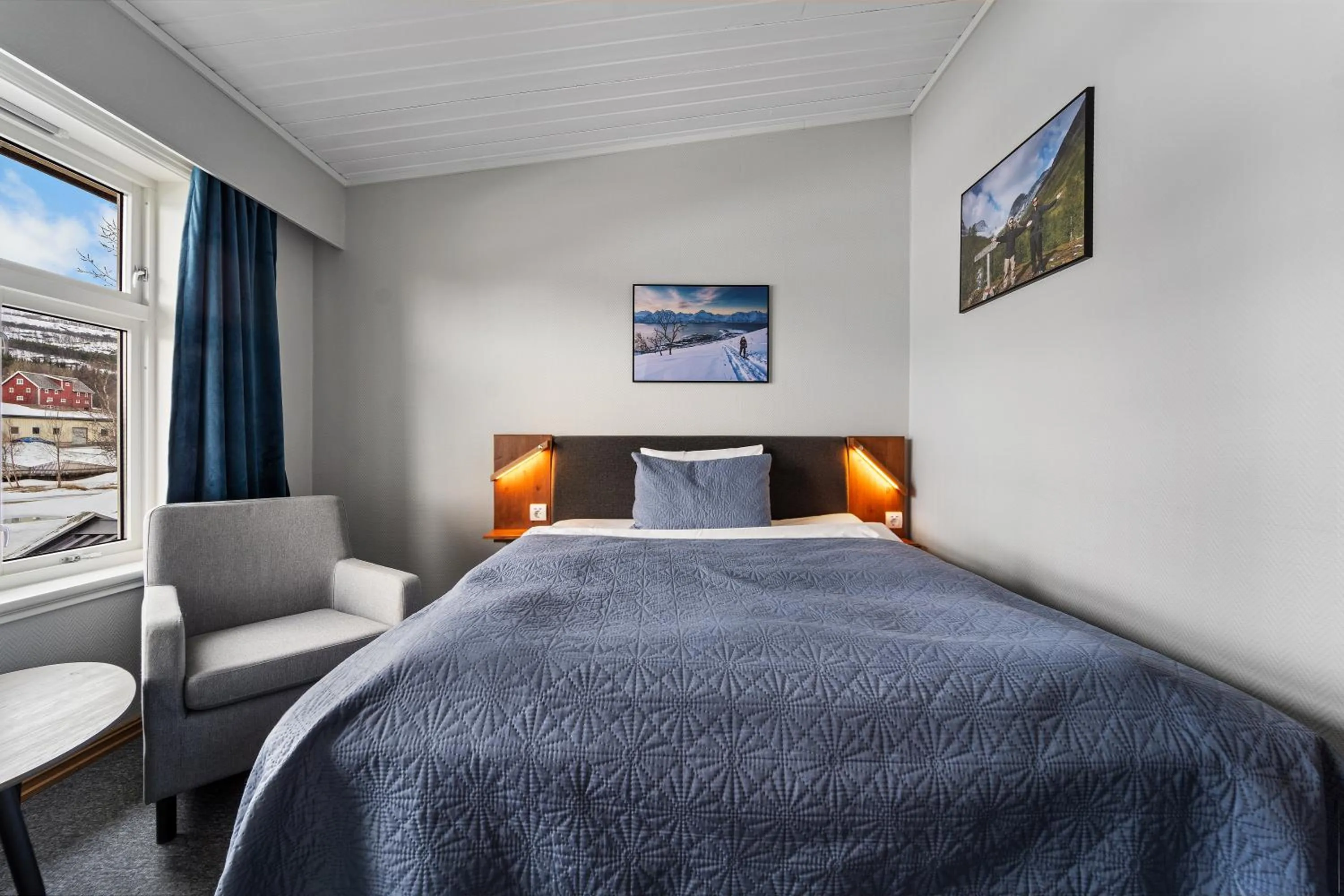 Bed in Lyngseidet Gjestegård AS