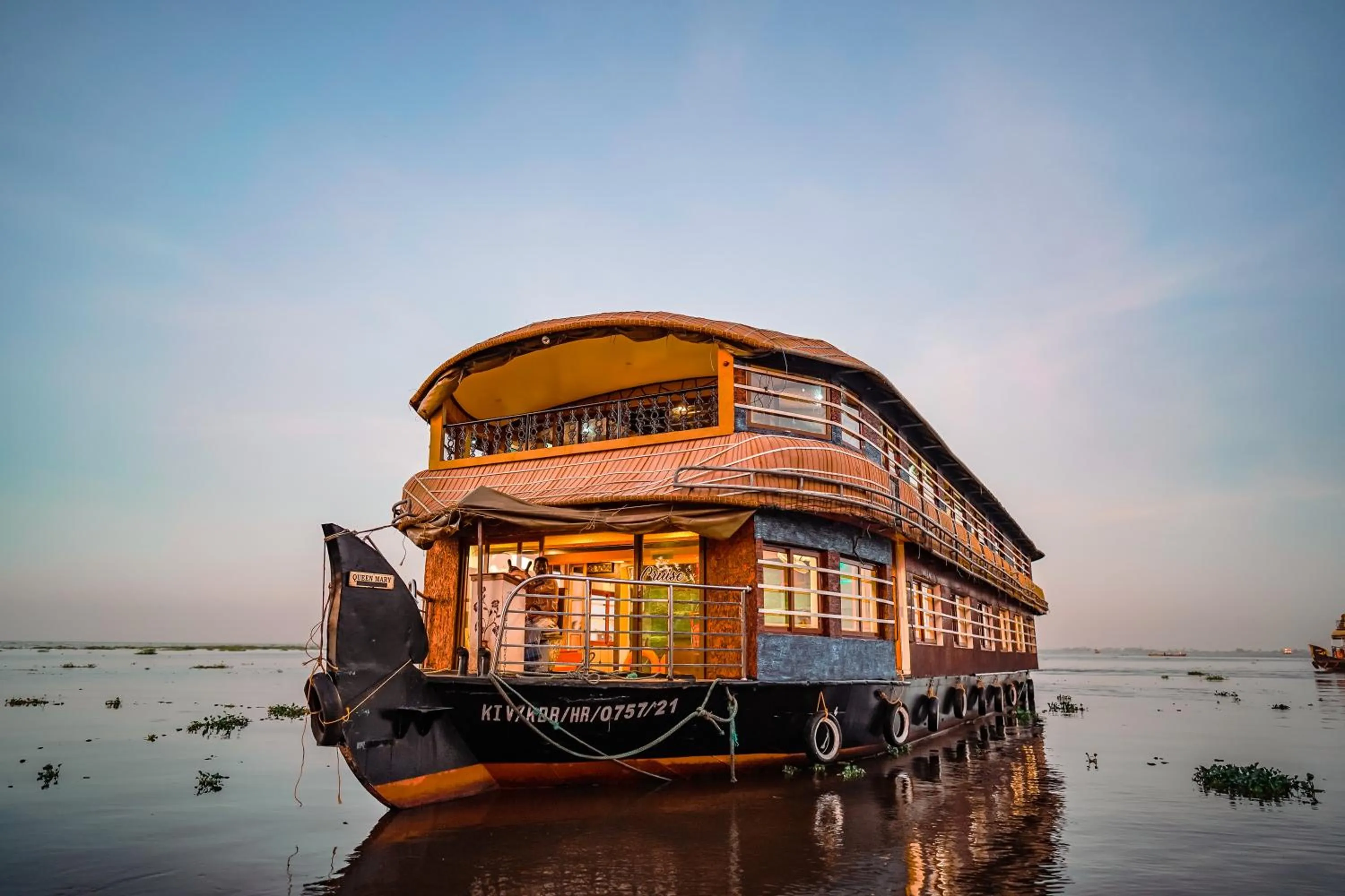 Property building in Venice Premium Houseboats Alleppey