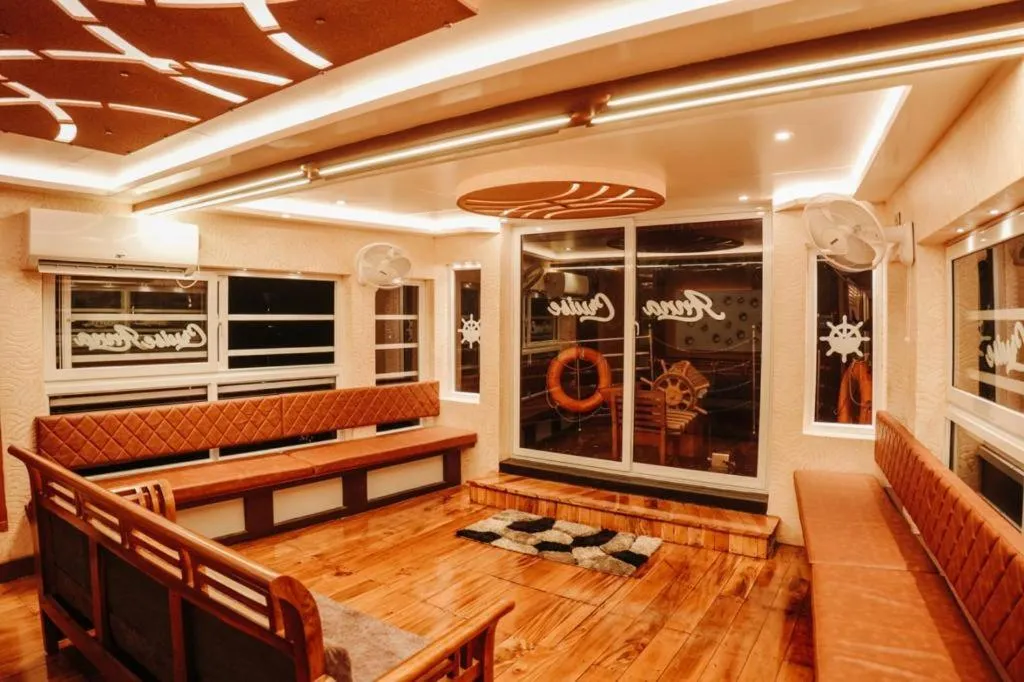 Living room in Venice Premium Houseboats Alleppey