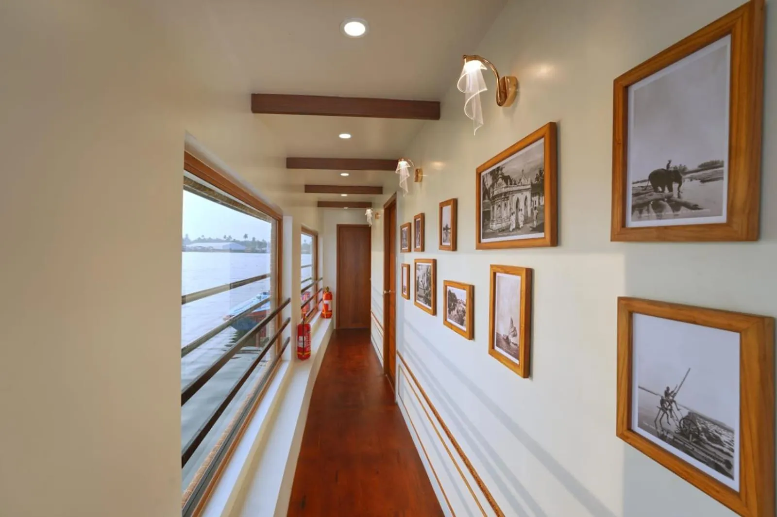 Venice Premium Houseboats Alleppey