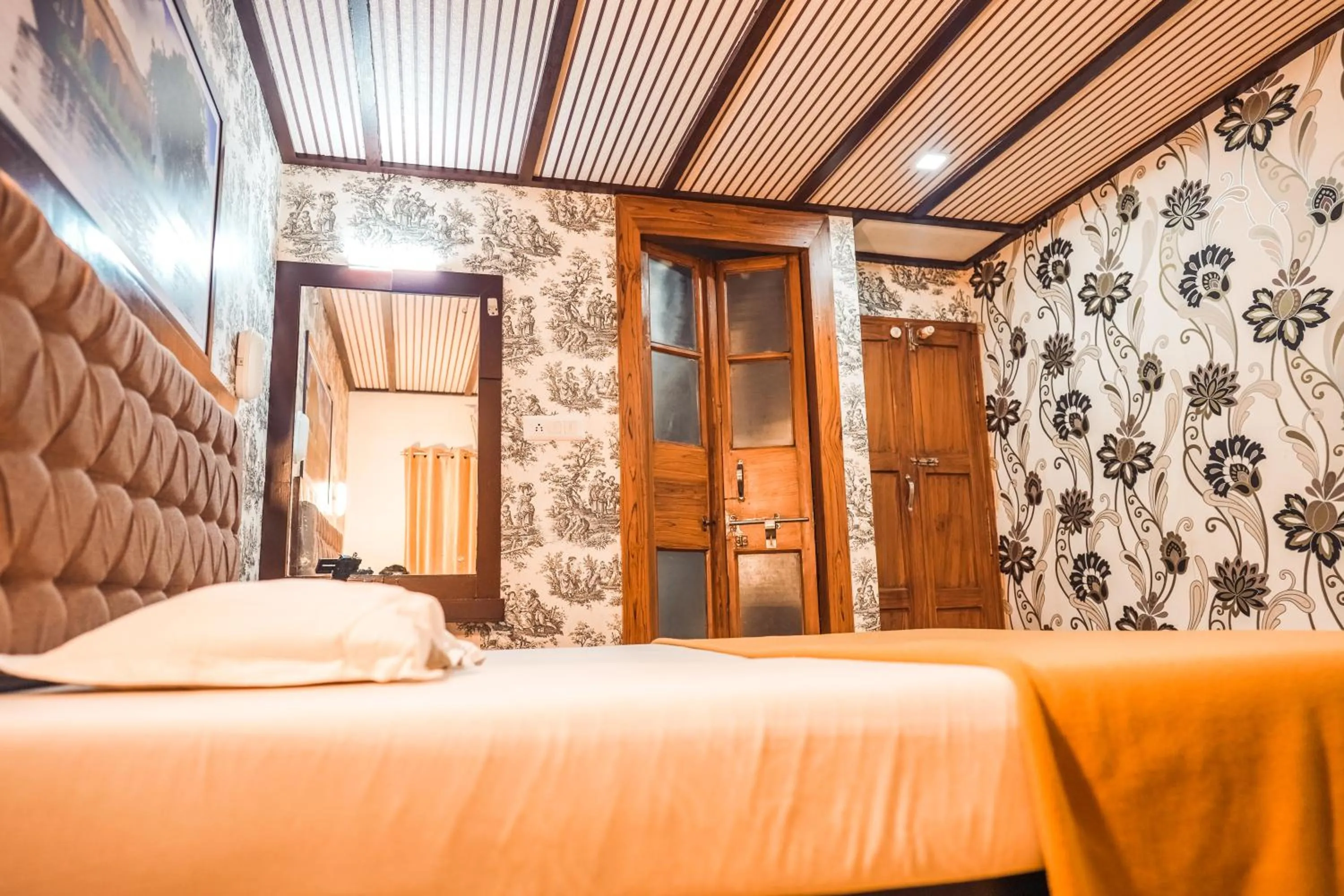 Bed in Venice Premium Houseboats Alleppey