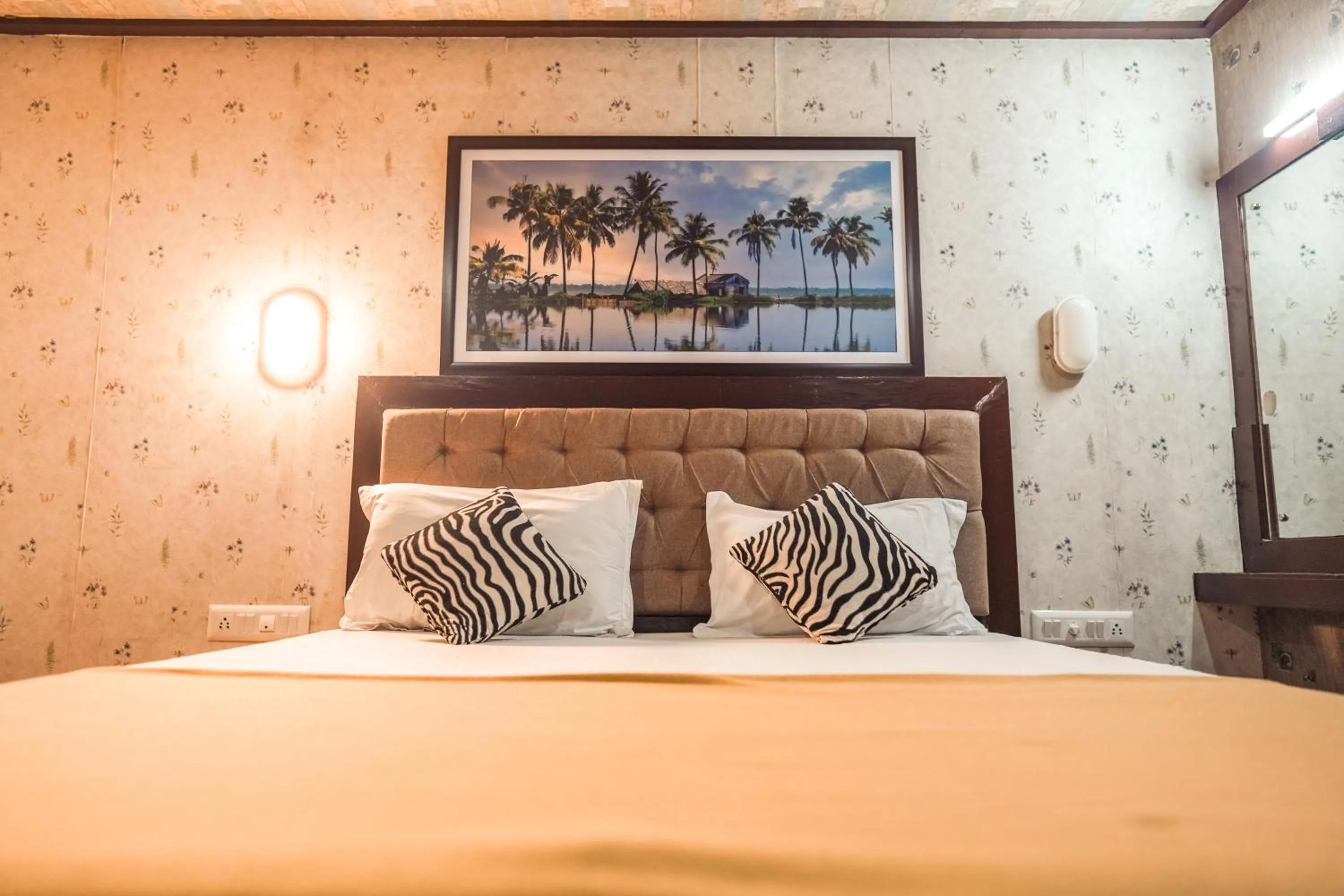 Bed in Venice Premium Houseboats Alleppey