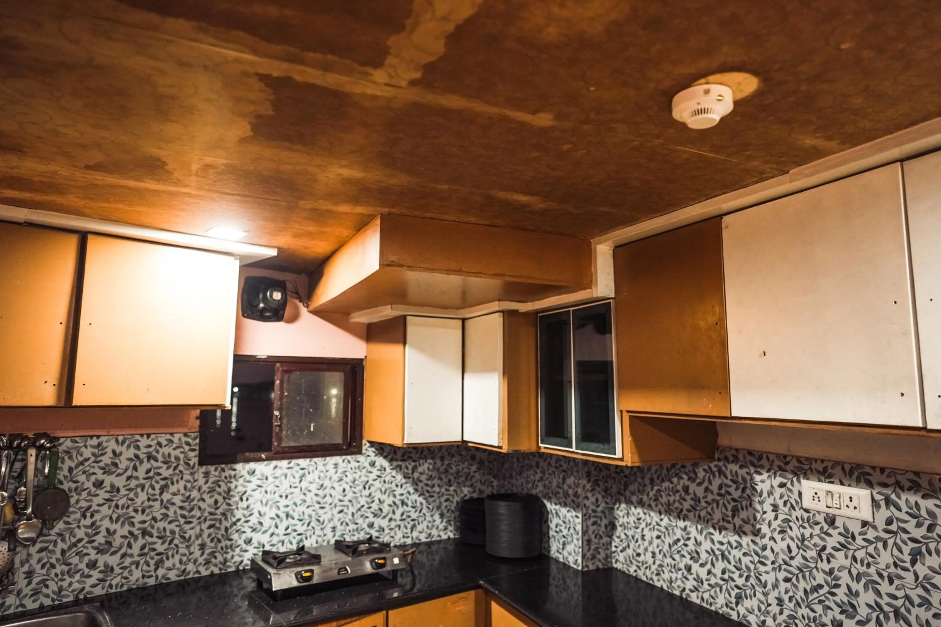 Kitchen or kitchenette in Venice Premium Houseboats Alleppey