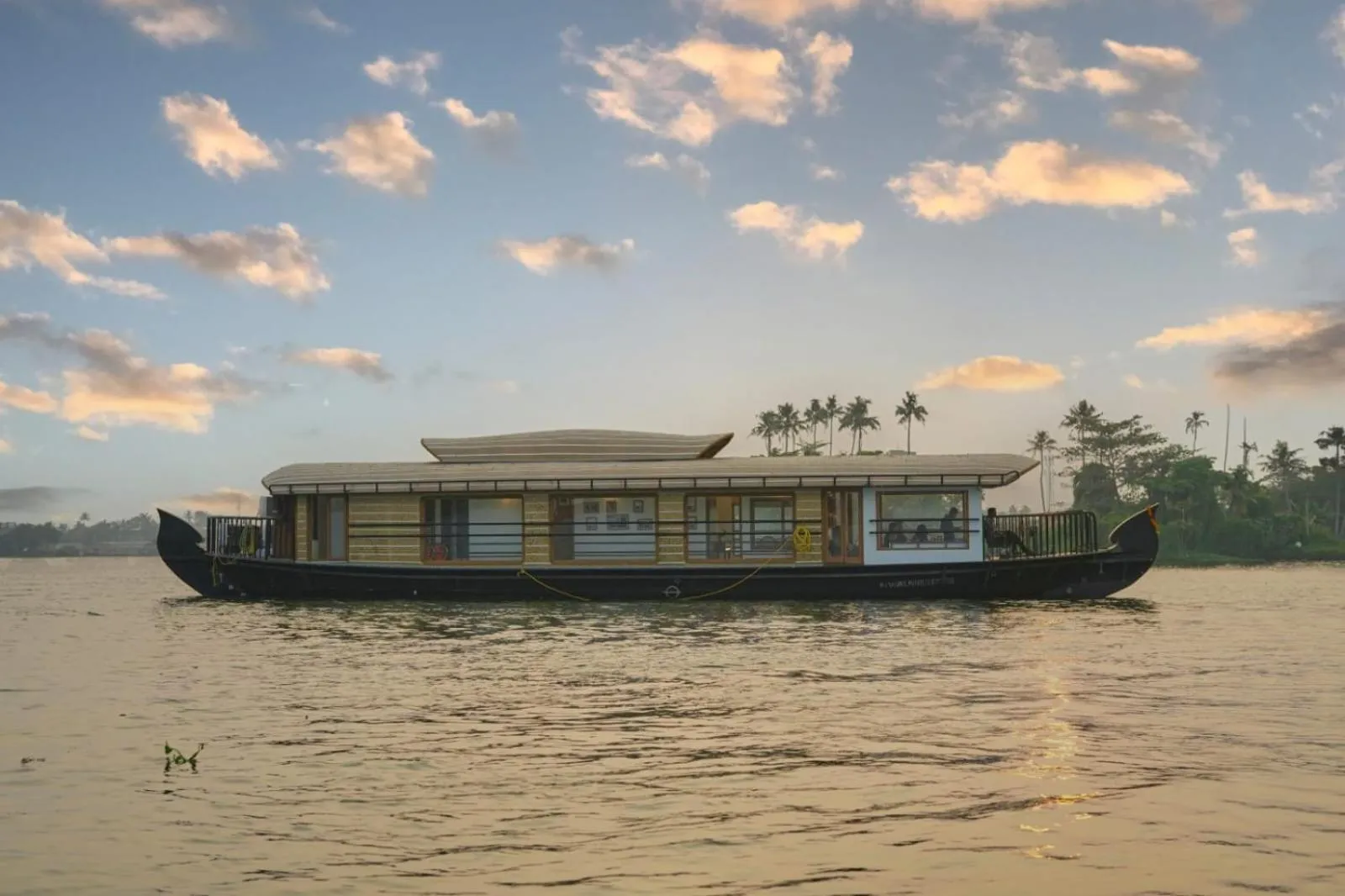 Venice Premium Houseboats Alleppey