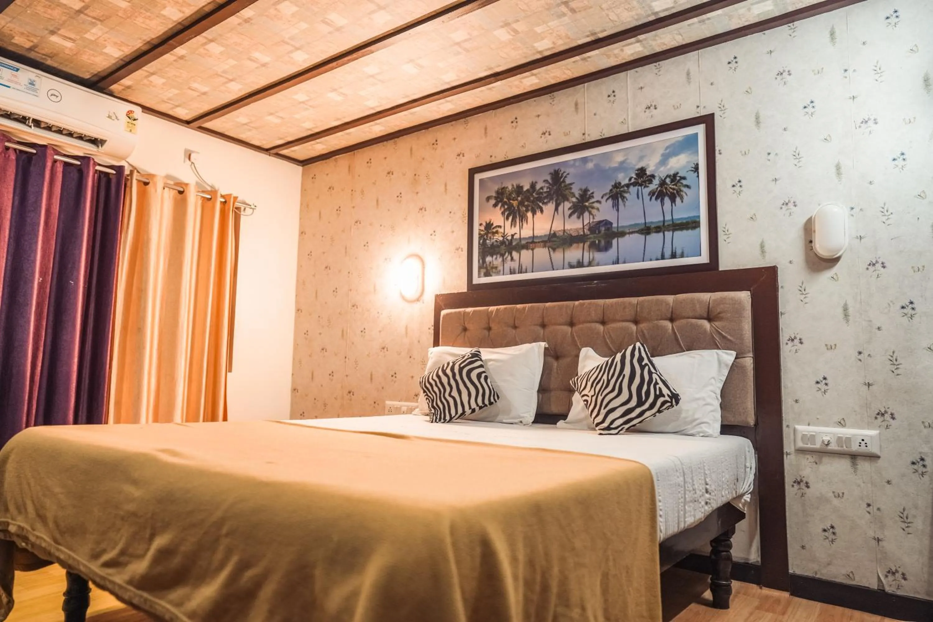 Bed in Venice Premium Houseboats Alleppey