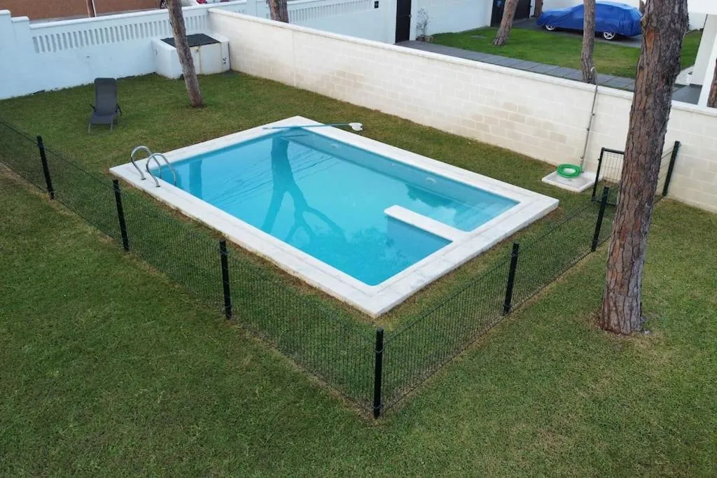 Swimming pool in Chalet Urb Doña Violeta 500m Mar