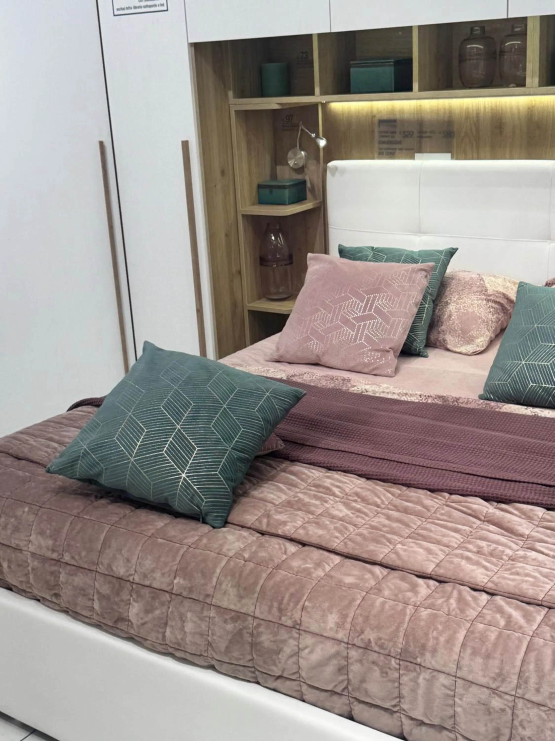 Bed in Sabrina Airport