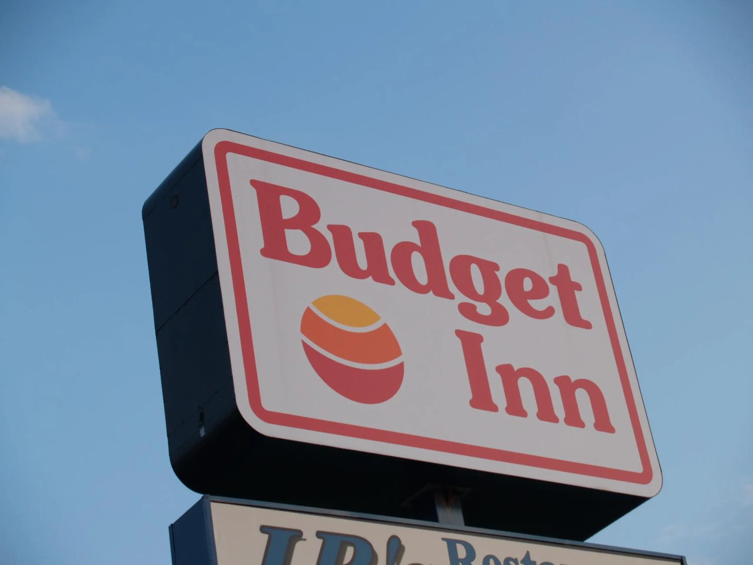Logo/Certificate/Sign in Budget Inn Richlands Claypool Hill