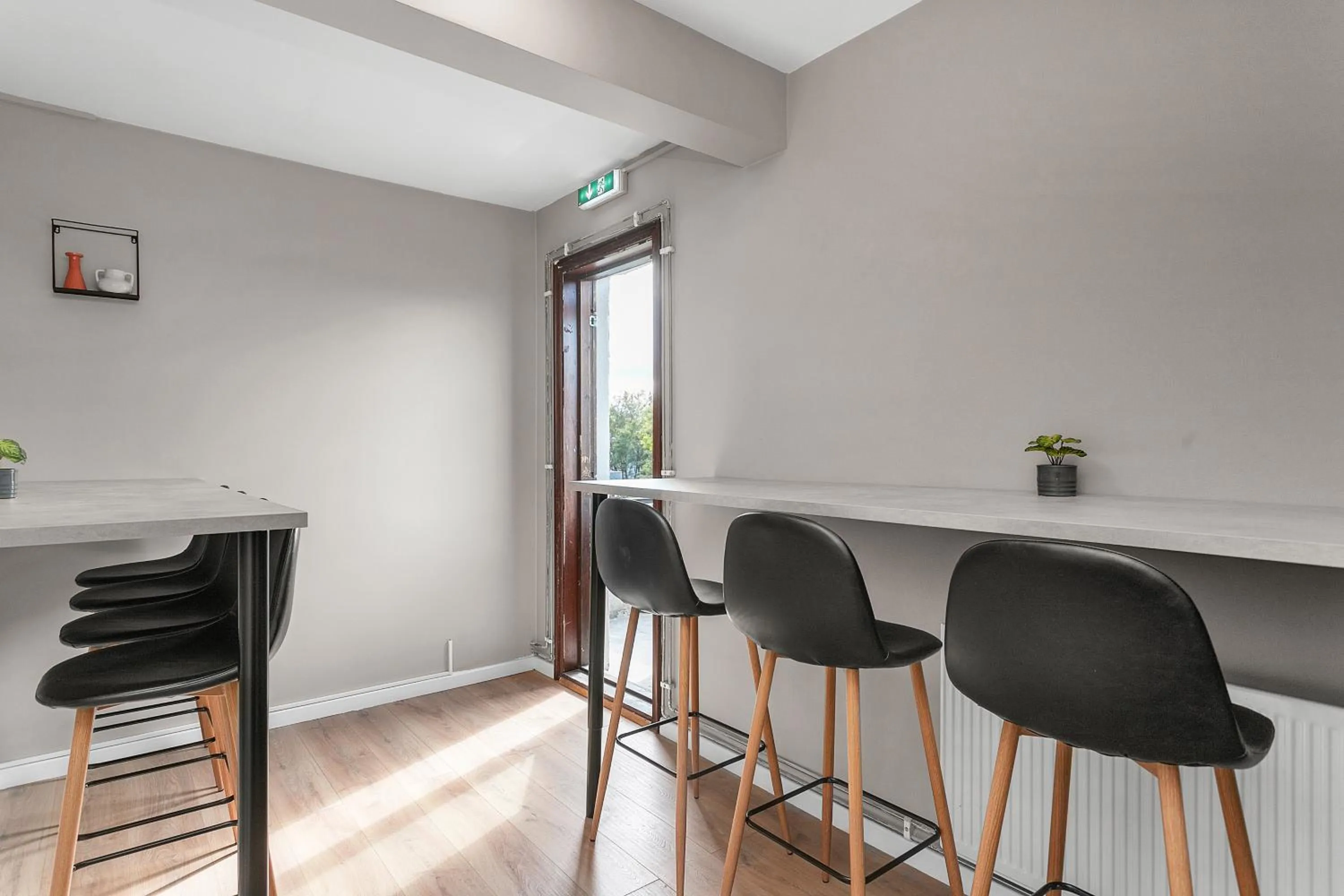 Communal kitchen in Reykjavík Central Guesthouse