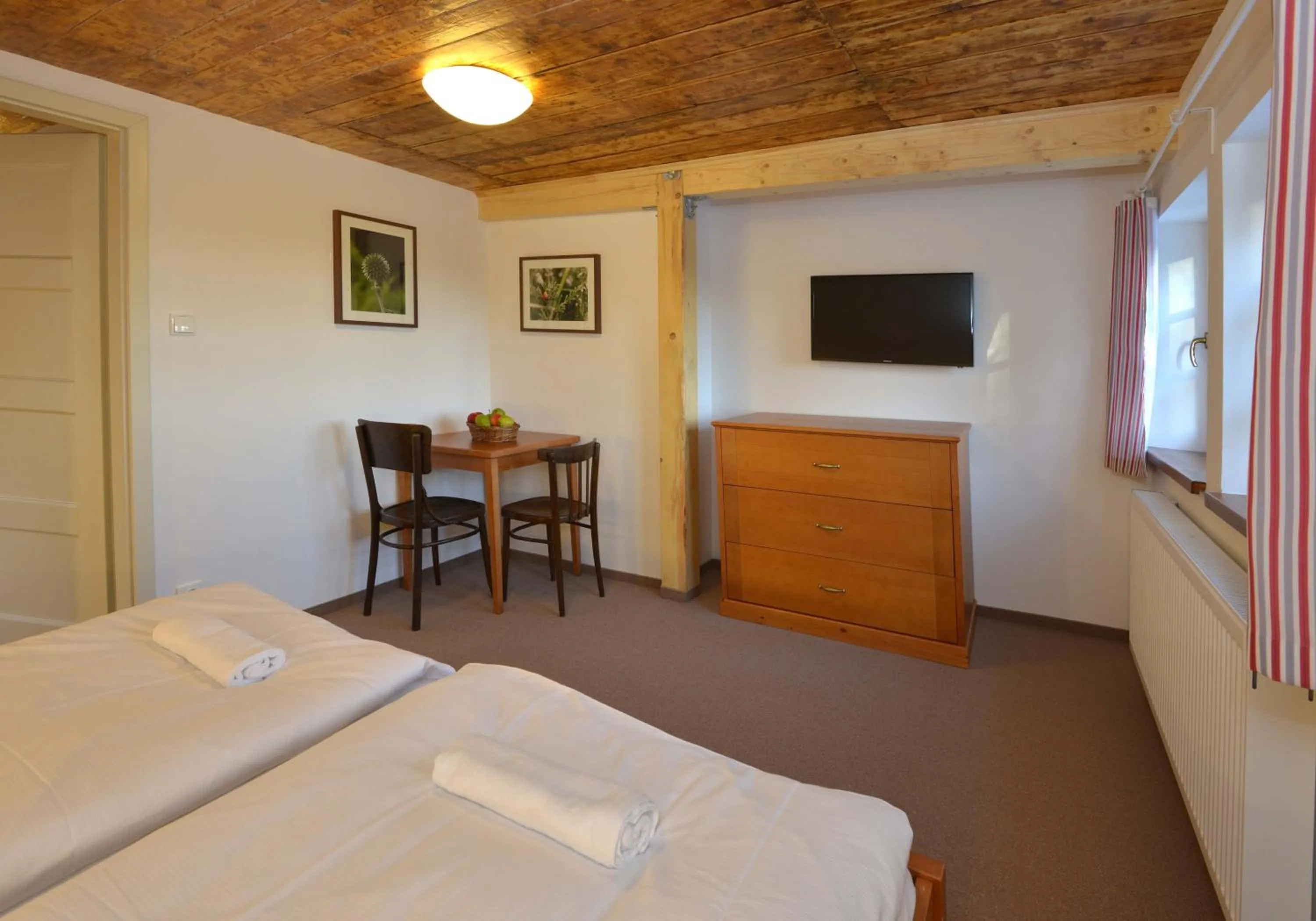 Photo of the whole room, Bed in Prezidentská