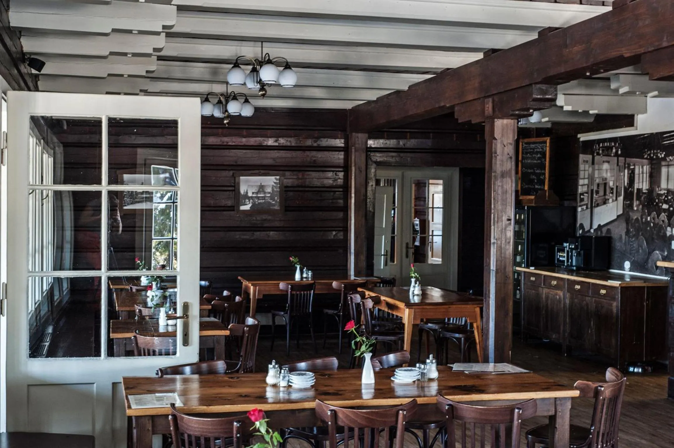 Restaurant/places to eat in Prezidentská