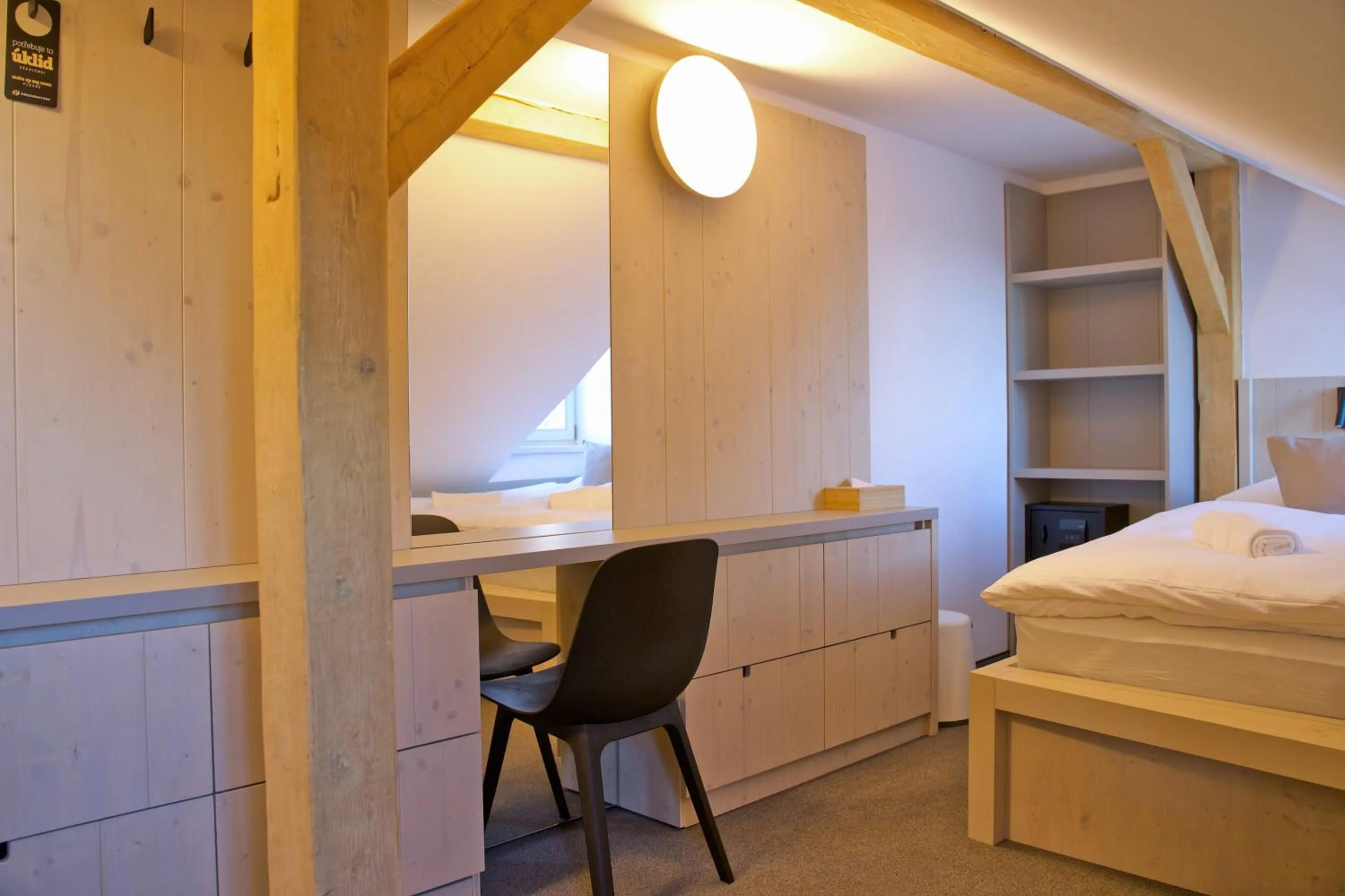 wardrobe in Prezidentská