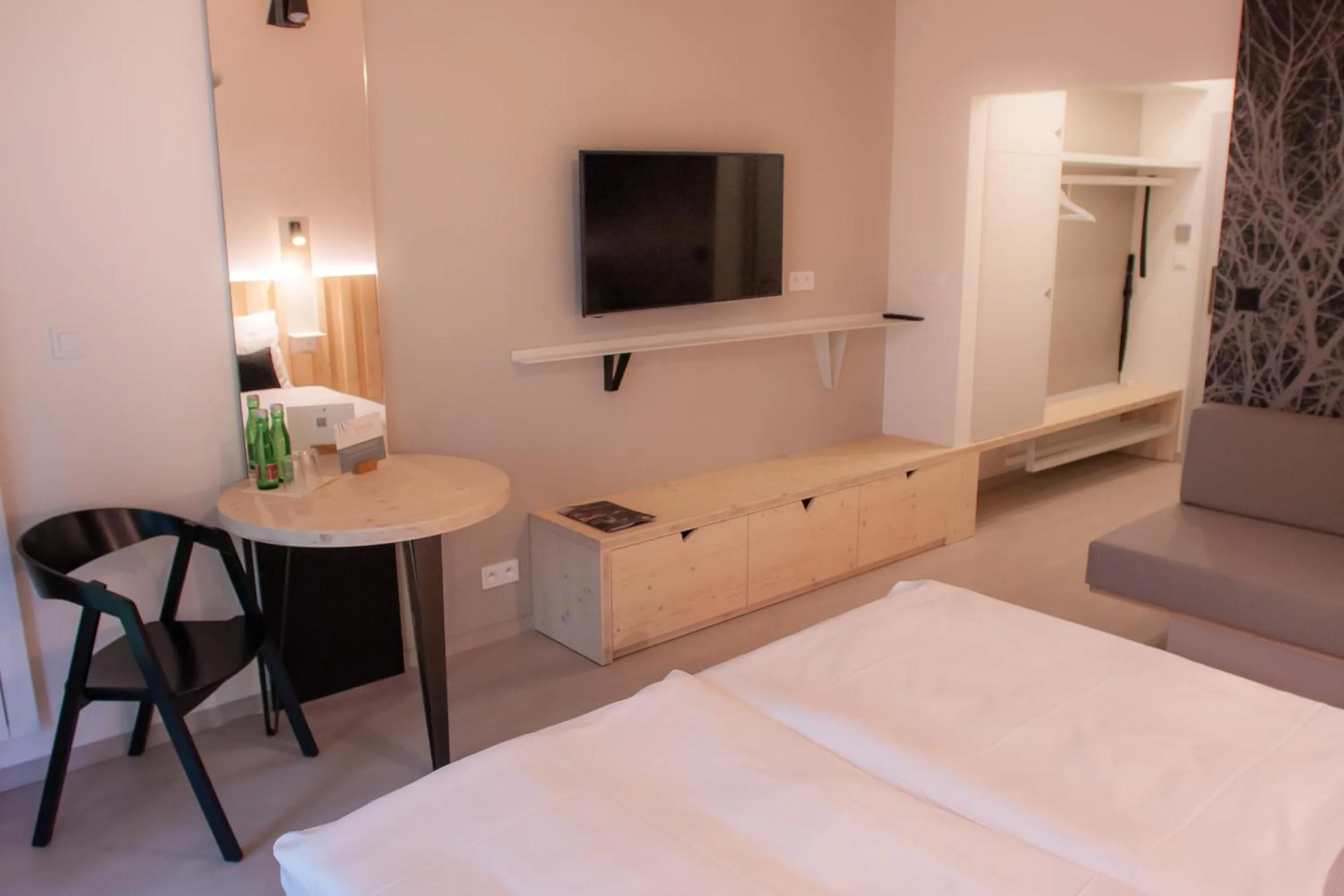 Property building, Bed in Prezidentská