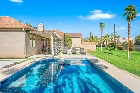 Luxurious Getaway Near Coachella Stagecoach Pool Putting Green Parking Firepit Sleeps 11 Luxurious Getaway Near Coachella Stagecoach Pool Putting Green Parking Firepit Sleeps 11