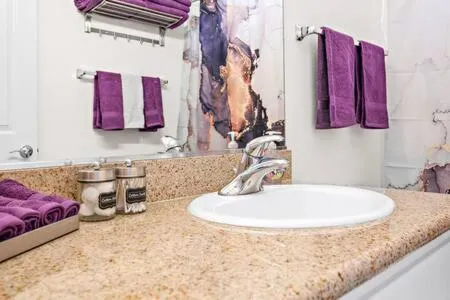 Luxurious Getaway Near Coachella Stagecoach Pool Putting Green Parking Firepit Sleeps 11